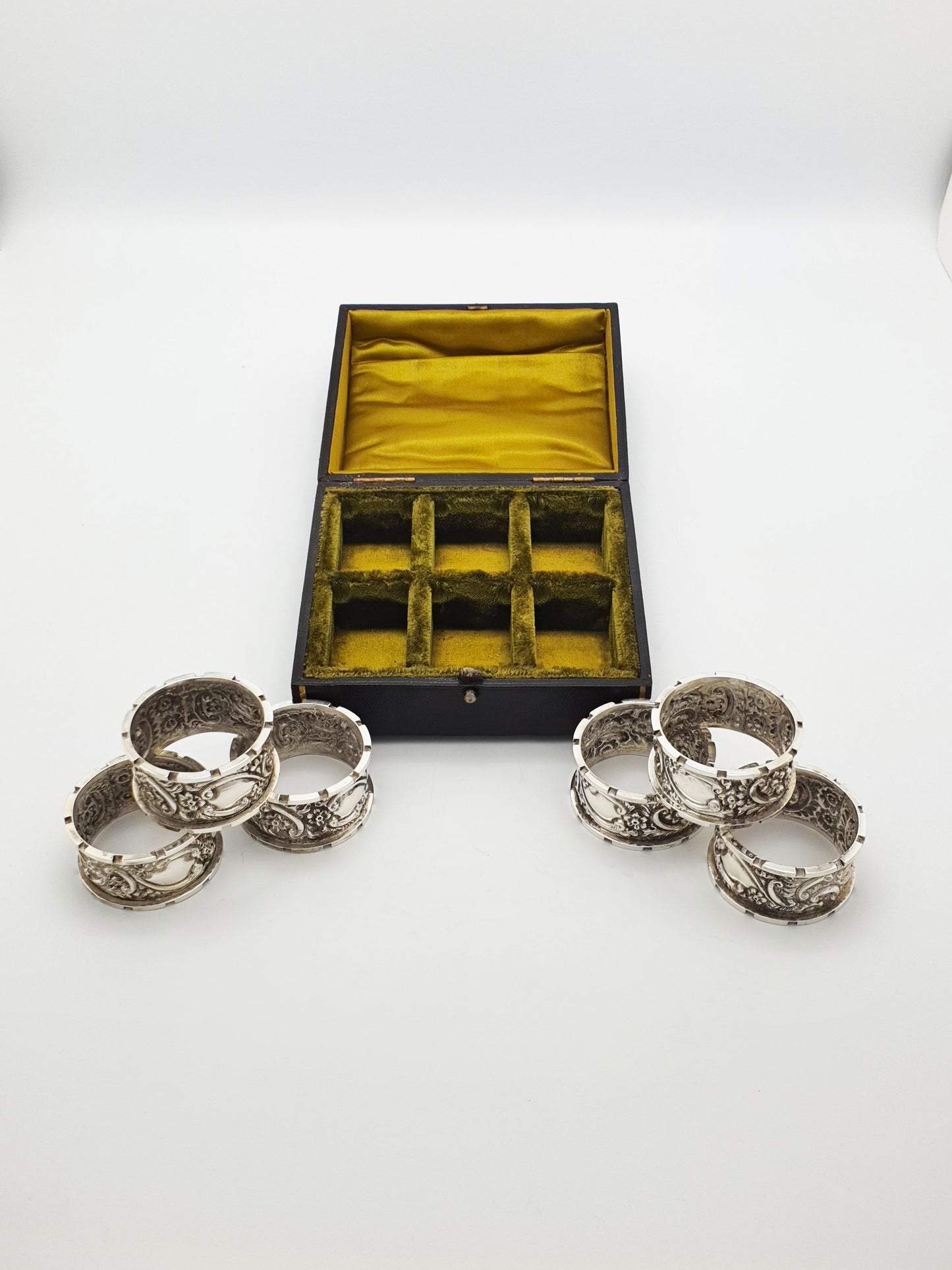 Nice Boxed Set of 6 Ornate Antique Victorian Silver Plated Napkin Rings – circa 1890