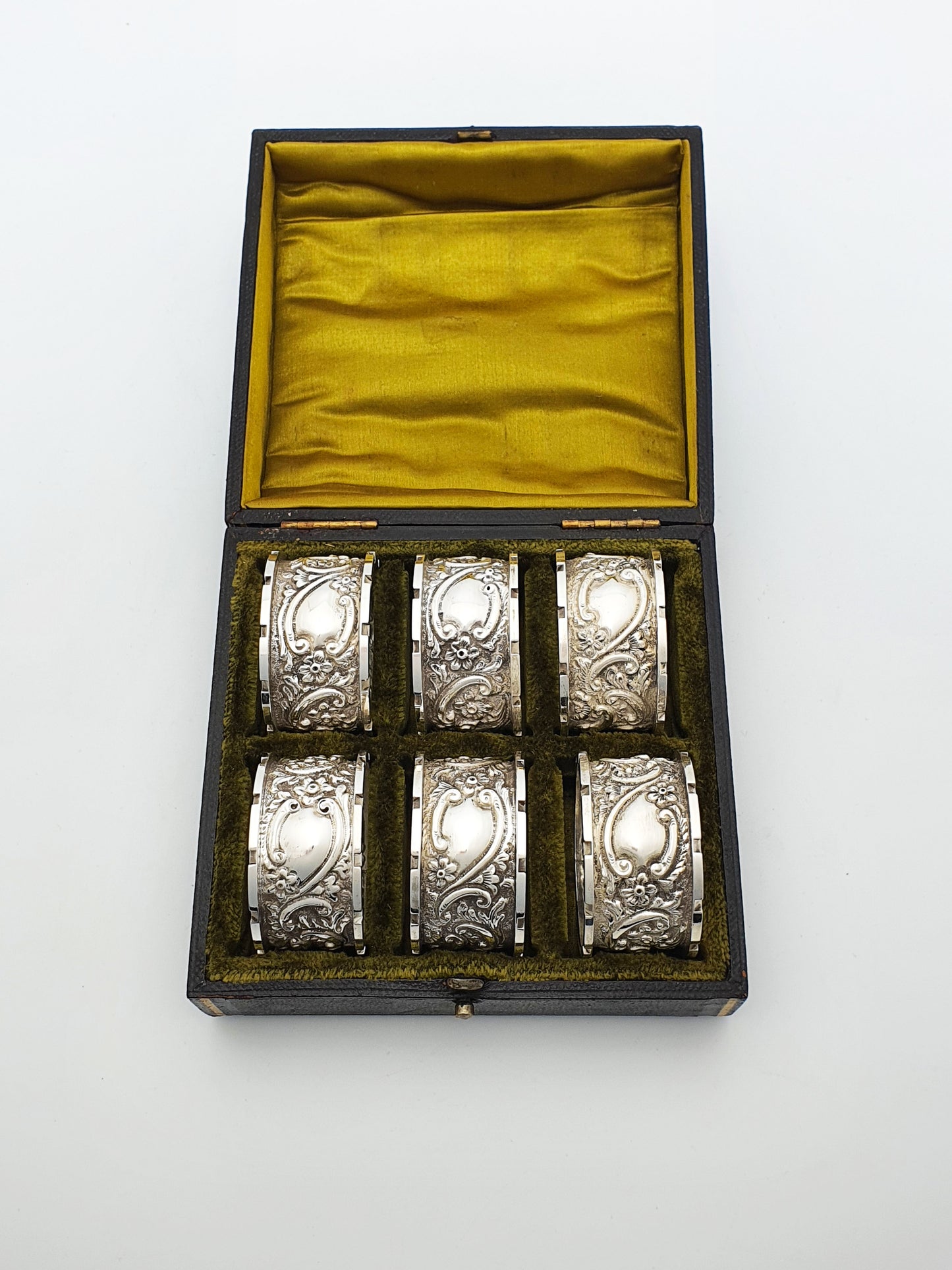 Nice Boxed Set of 6 Ornate Antique Victorian Silver Plated Napkin Rings – circa 1890