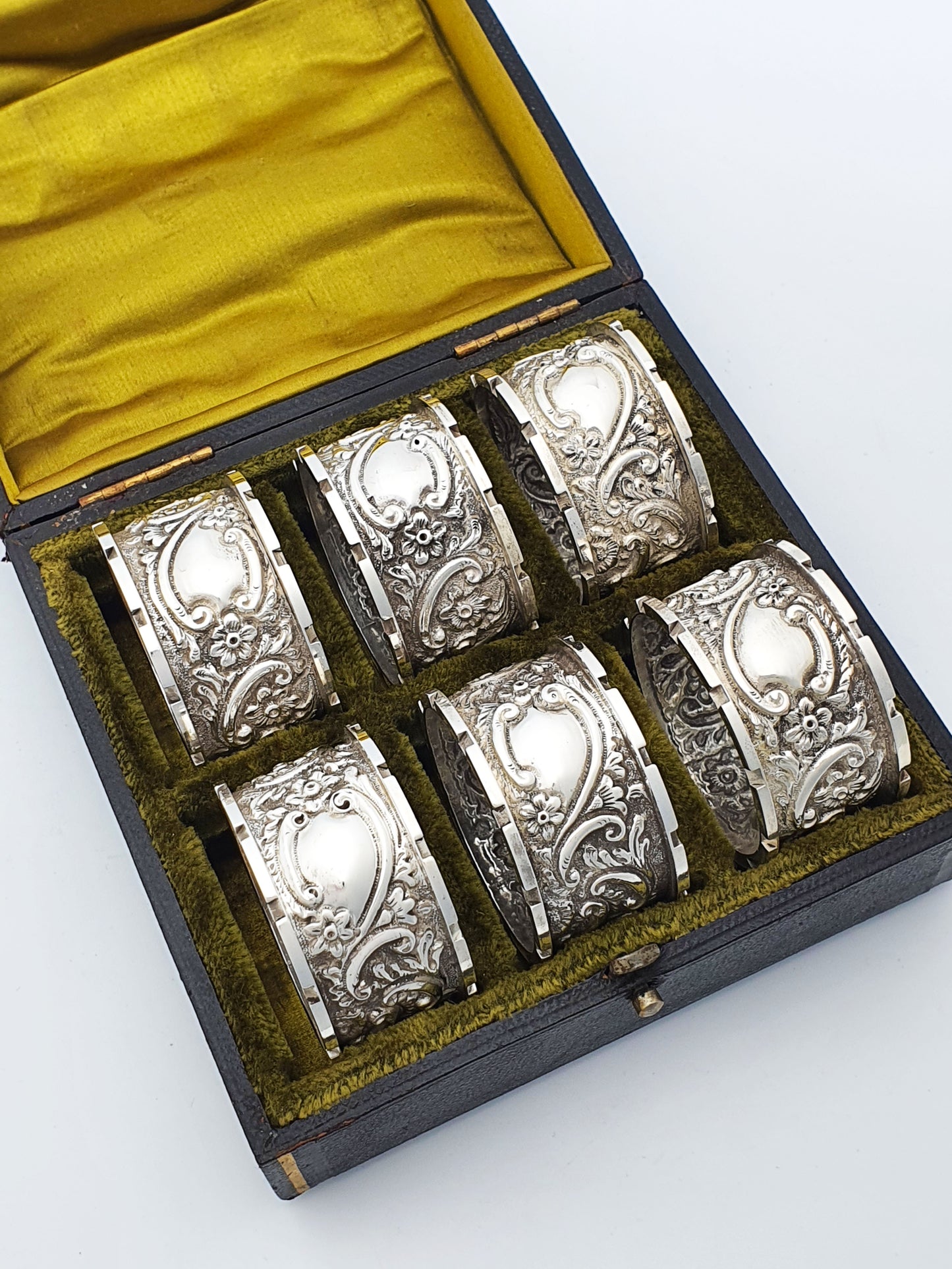 Nice Boxed Set of 6 Ornate Antique Victorian Silver Plated Napkin Rings – circa 1890