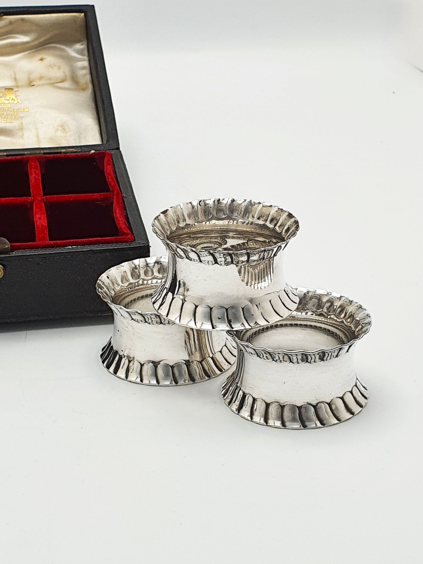 Set of 6 Antique Edwardian Silver-Plated Napkin Rings in Fitted Case – circa 1905