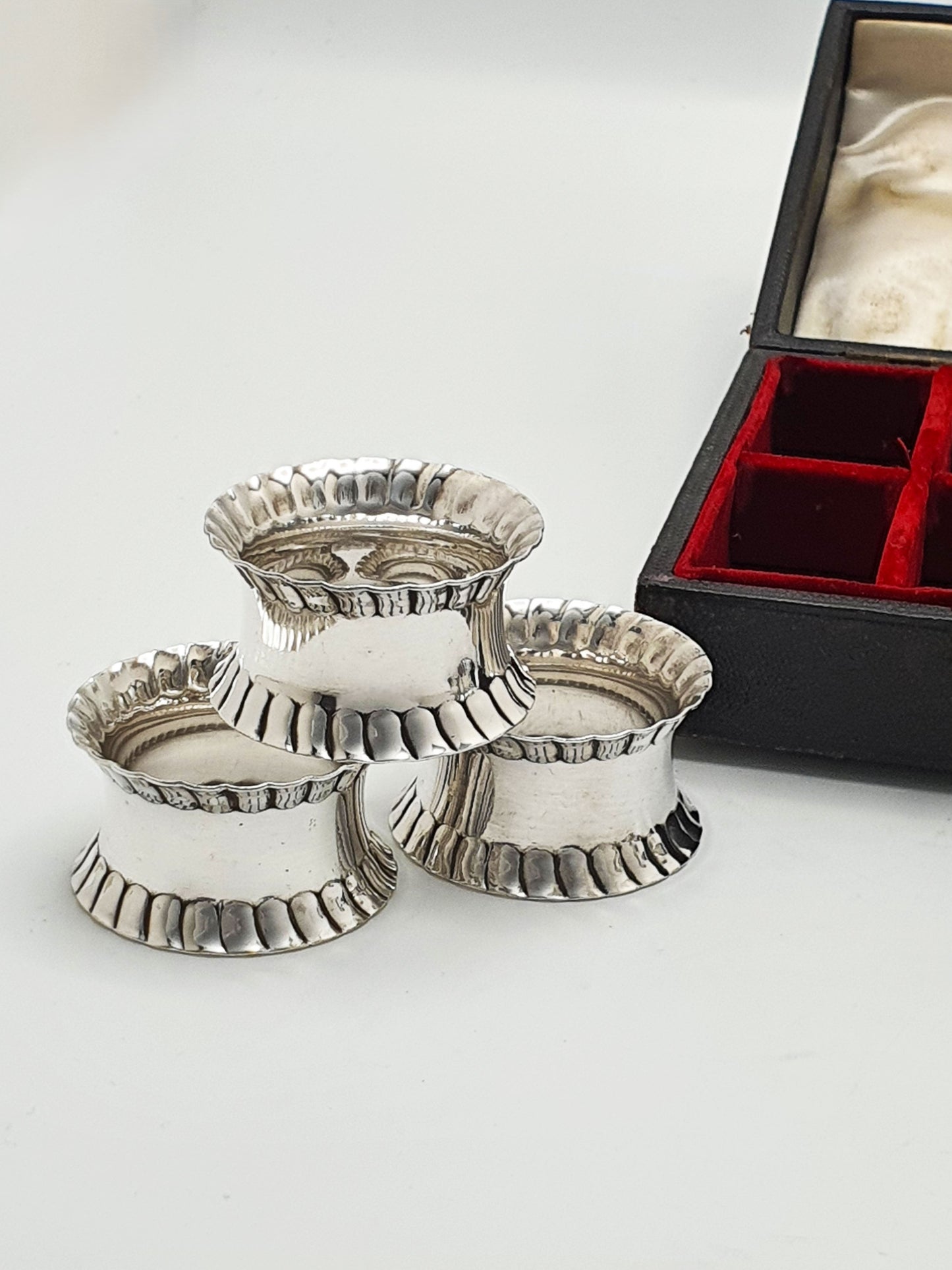 Set of 6 Antique Edwardian Silver-Plated Napkin Rings in Fitted Case – circa 1905