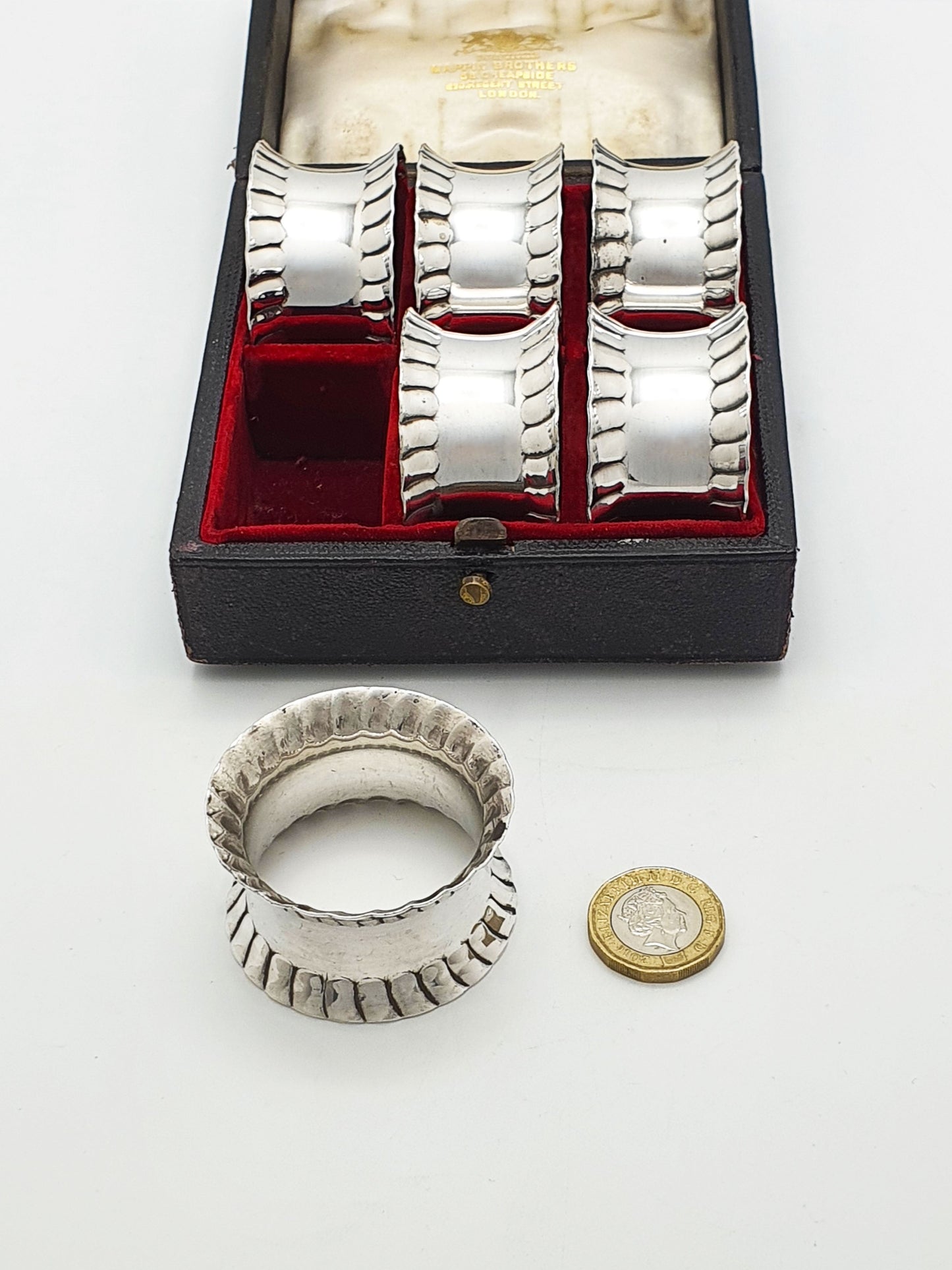 Set of 6 Antique Edwardian Silver-Plated Napkin Rings in Fitted Case – circa 1905