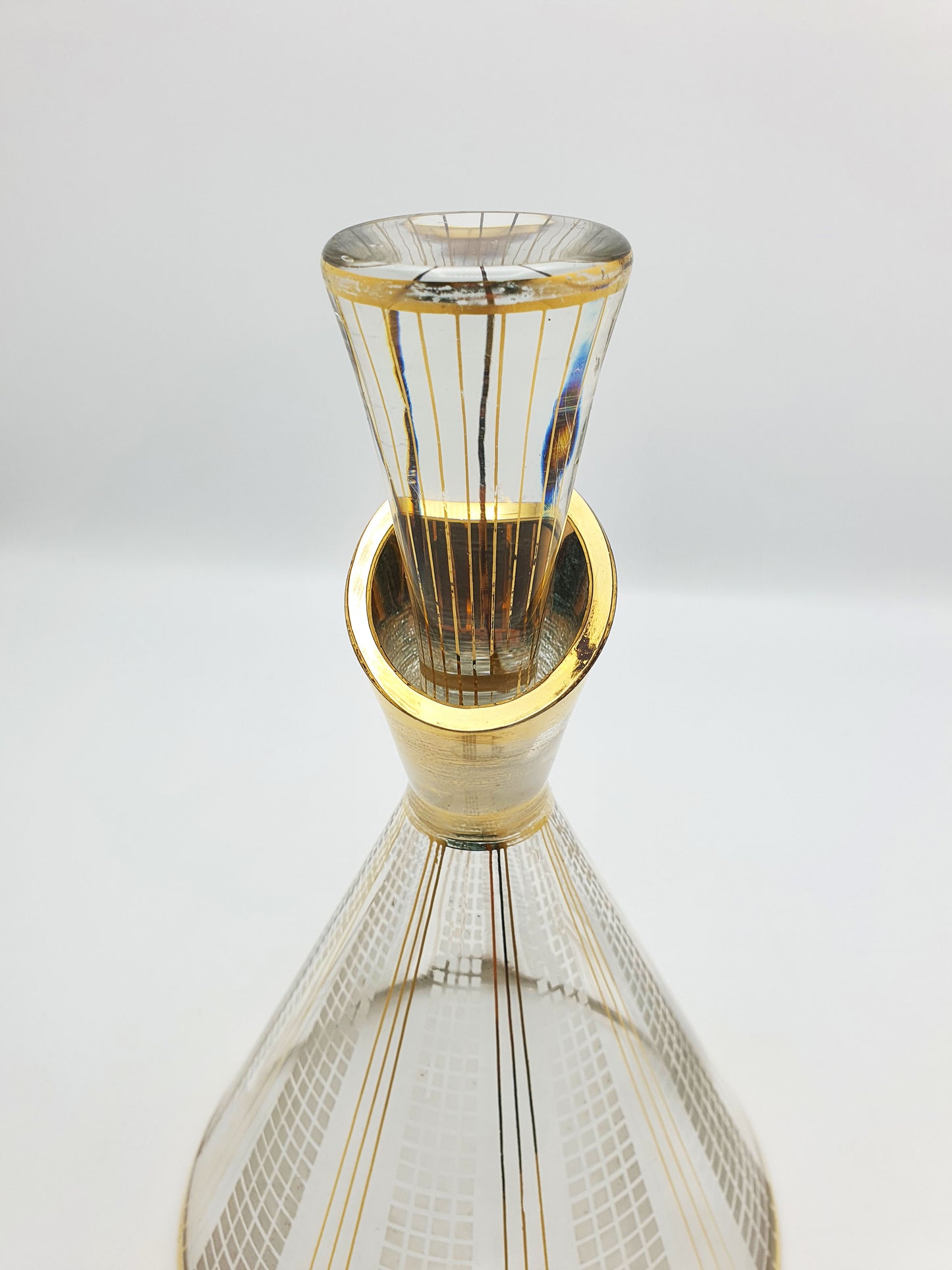 Mid-Century Modern Art Glass Decanter with Gold Detailing – circa 1960