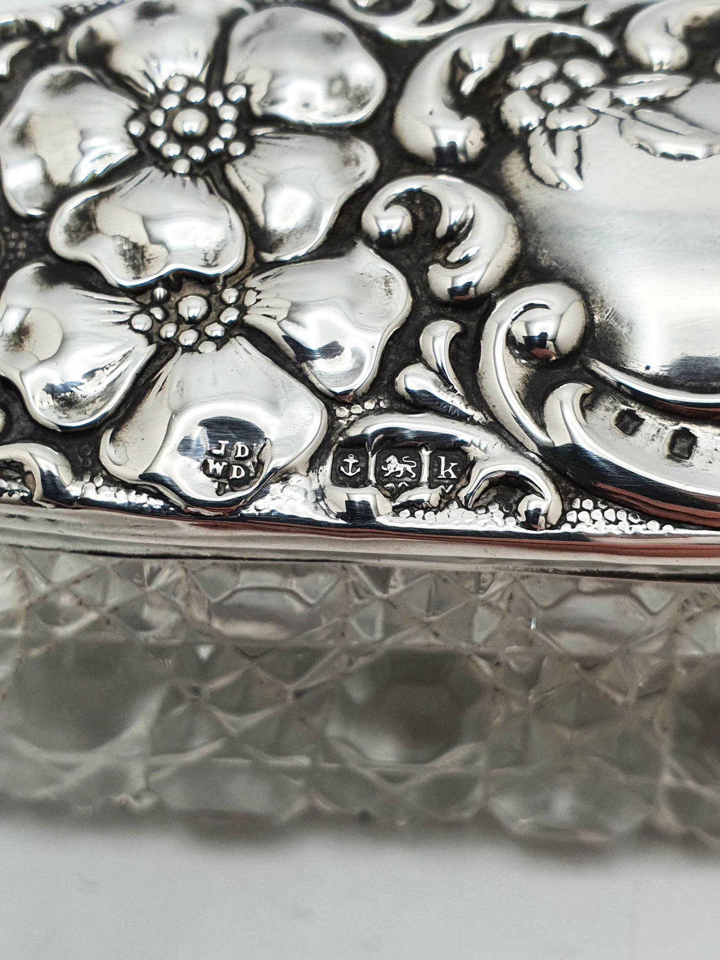 Lovely Antique Edwardian Silver Topped Glass Trinket Box - 1909