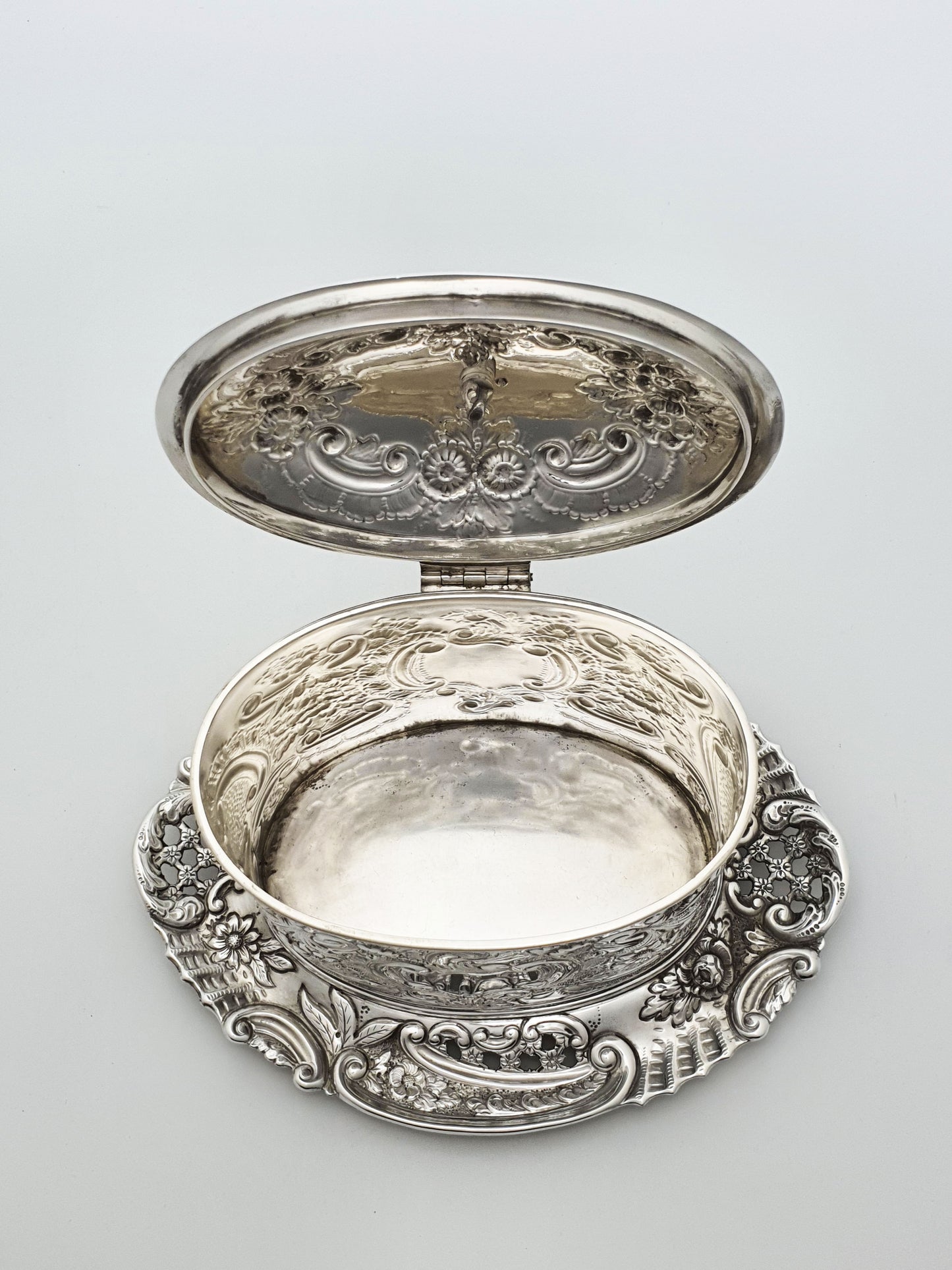 Fabulous Antique Victorian Embossed Silver Plated Biscuit Box – circa 1890
