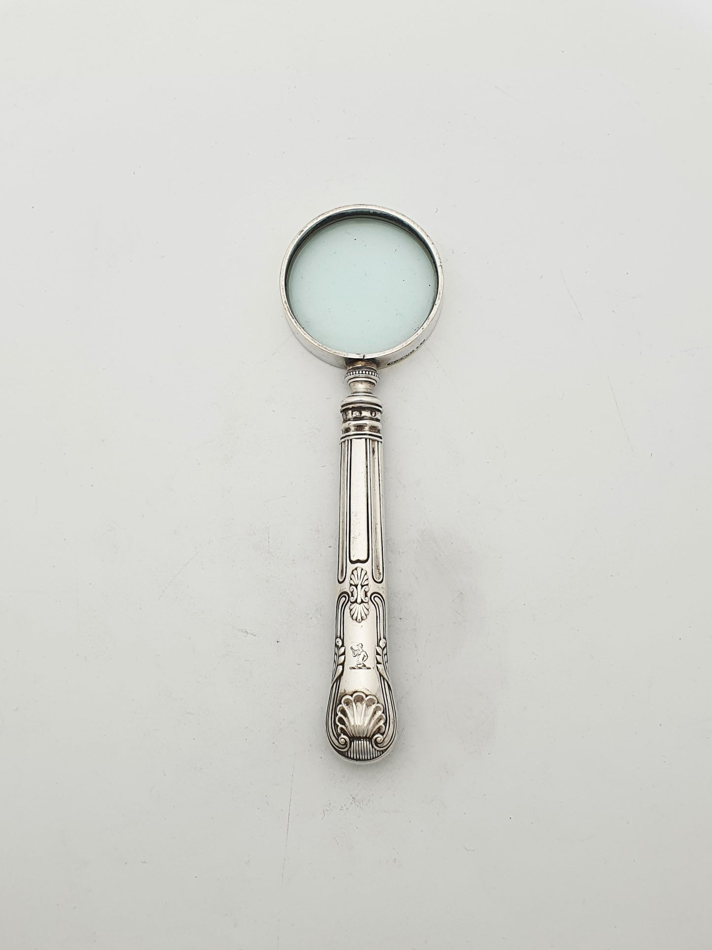 Small Antique Silver-Handled Magnifying Glass with Huntsman Crest – circa 1800