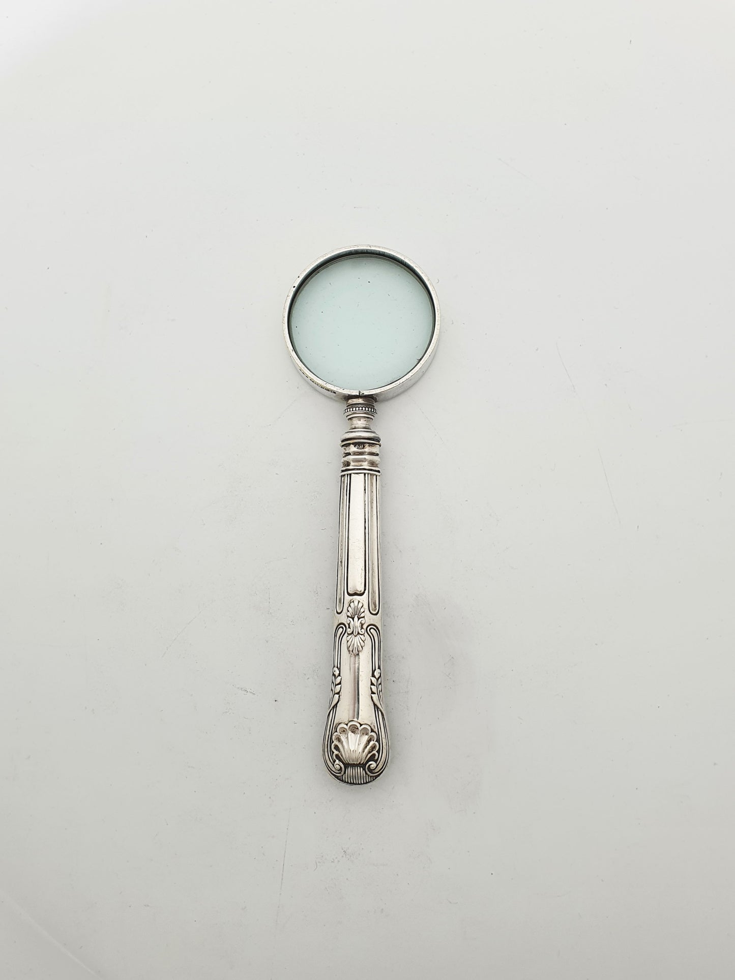 Small Antique Silver-Handled Magnifying Glass with Huntsman Crest – circa 1800