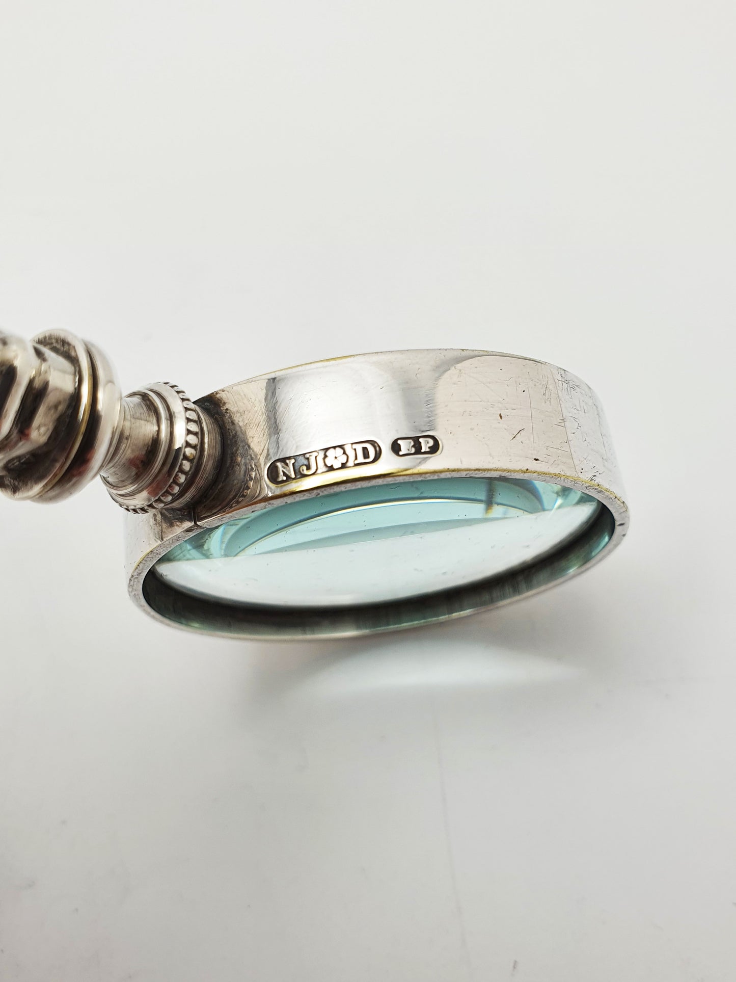Small Antique Silver-Handled Magnifying Glass with Huntsman Crest – circa 1800