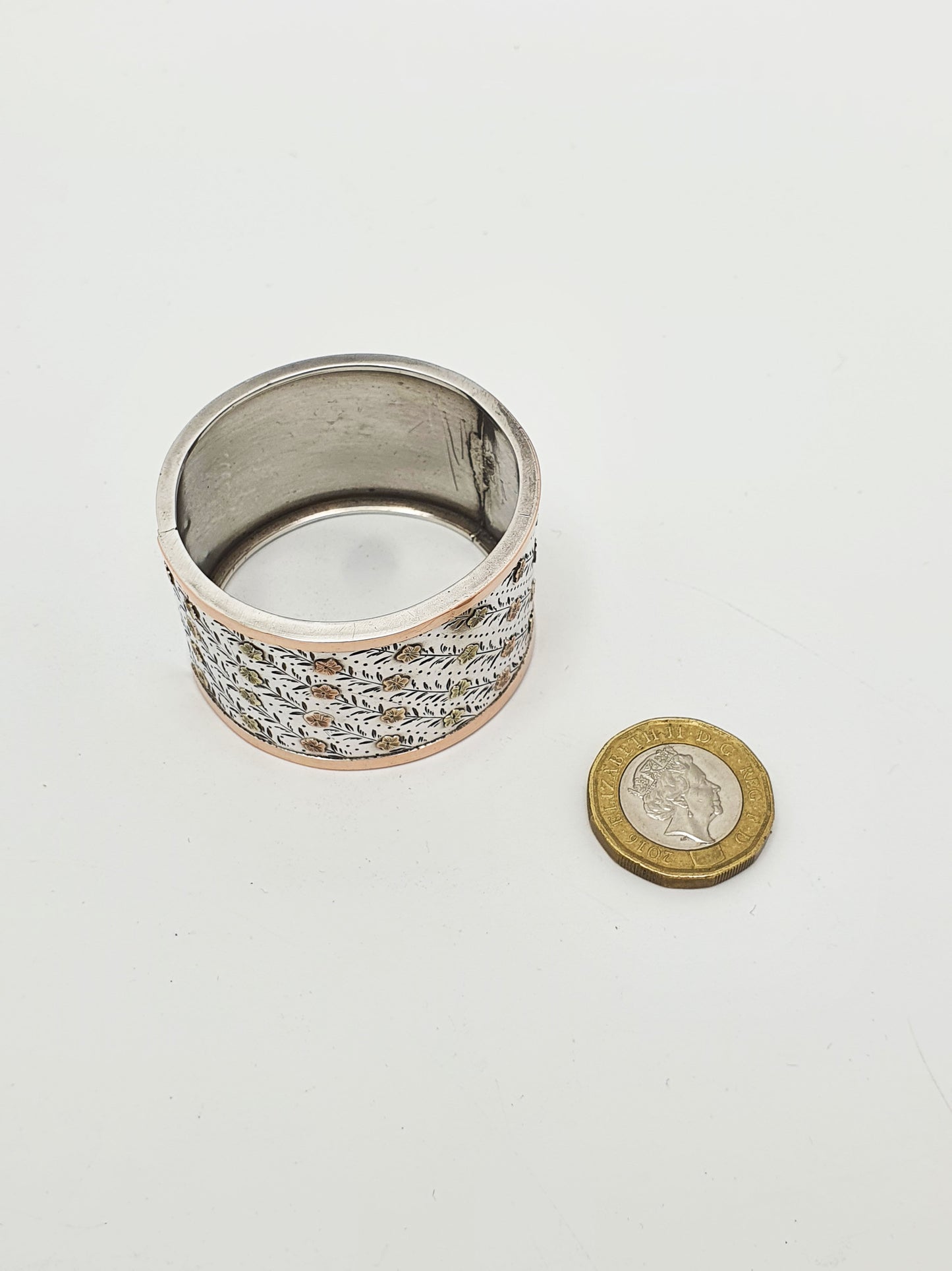 Gorgeous Antique Victorian Silver & Gold Inlaid Napkin Ring – circa 1890