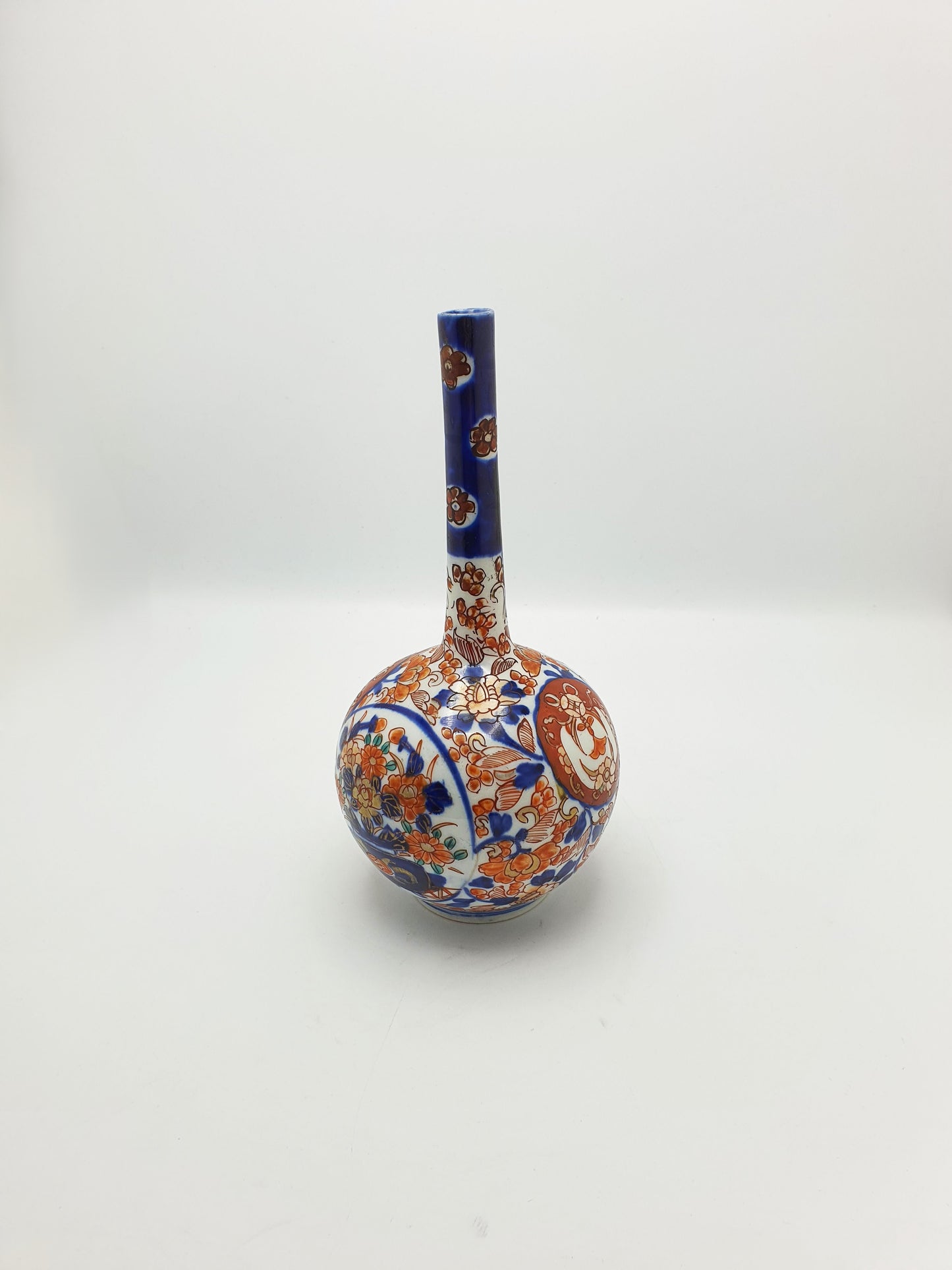 Lovely Antique Japanese Imari Slender Neck Vase – circa 1900