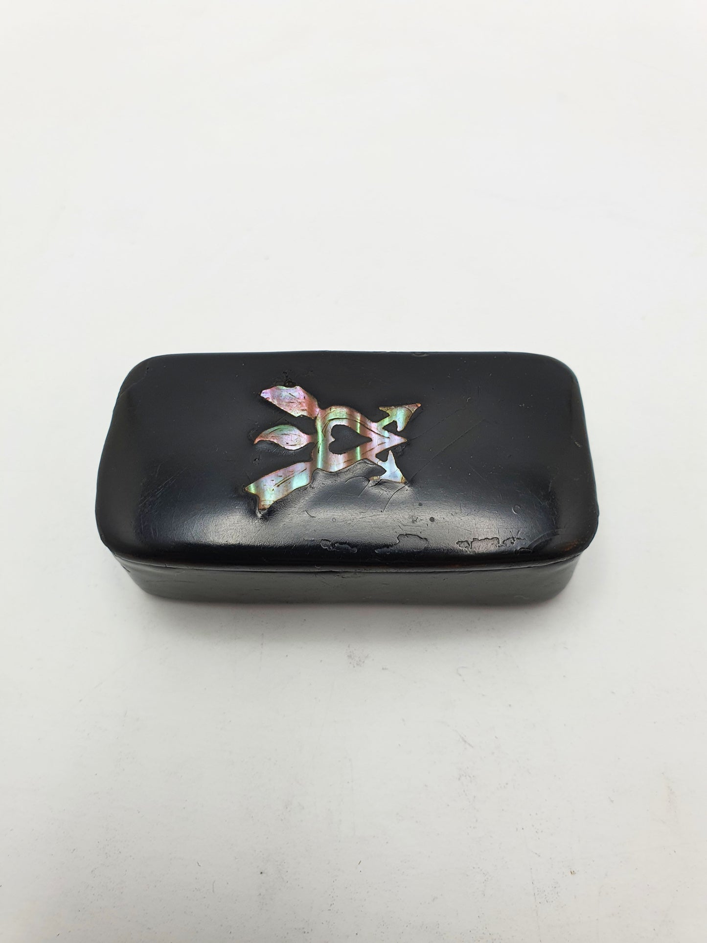 Papier-Mâché Snuff with Mother-of-Pearl Inlay of Heart & Torch Motif – circa 1880