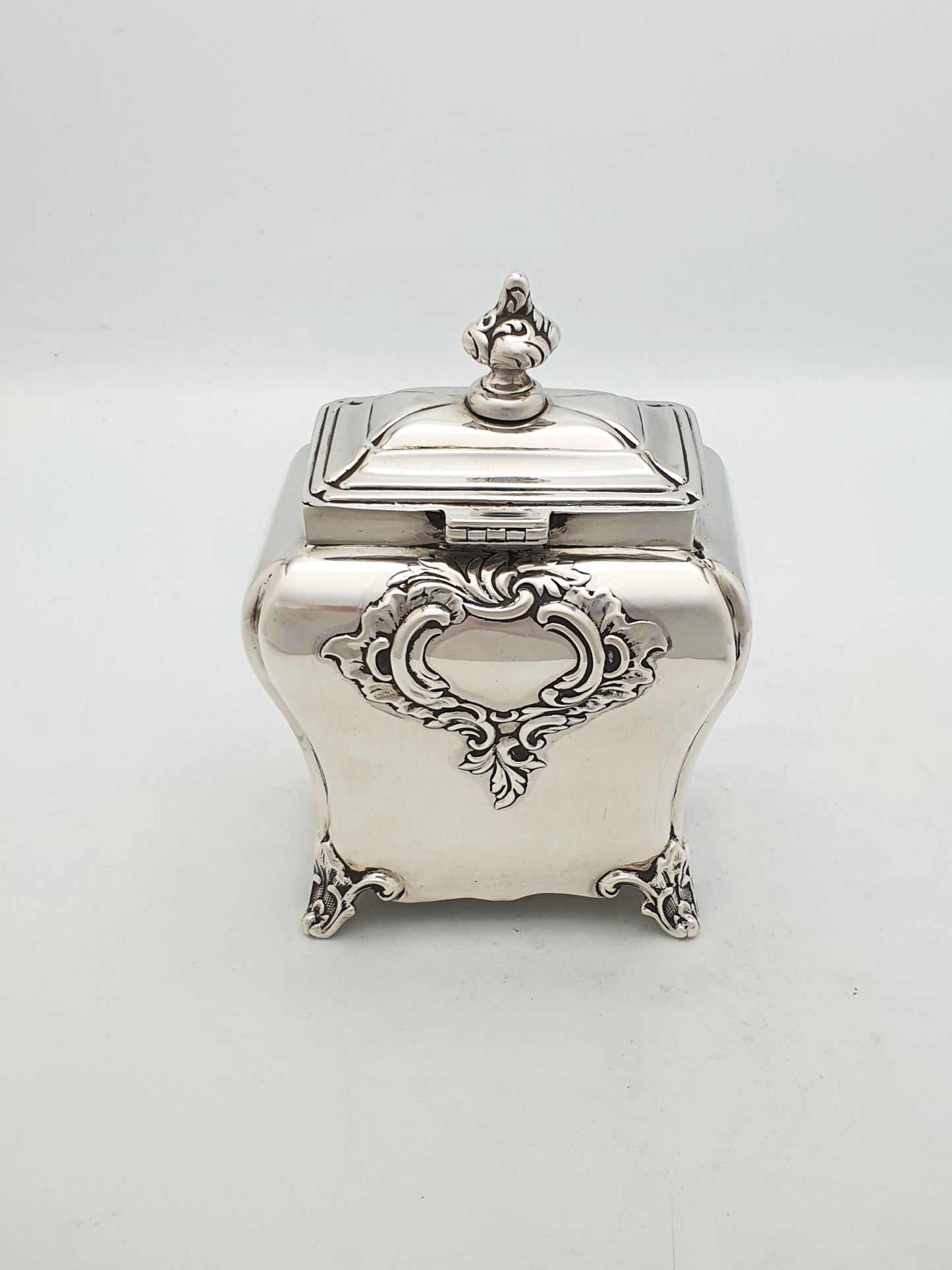 Superb Antique Victorian Sterling Silver Tea Caddy - London, 1895
