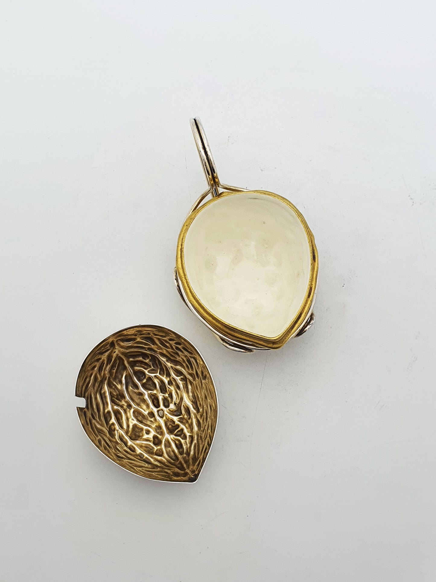 Rare Antique Victorian Walnut Sauce Holder with Wirework Stand – circa 1890