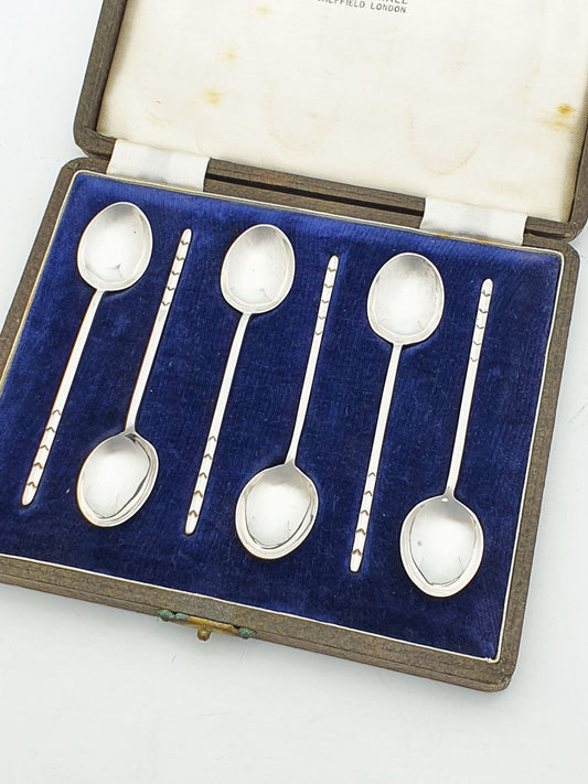 Lovely Cased Set of 6 Sterling Silver Coffee Spoons by Walker & Hall - 1948