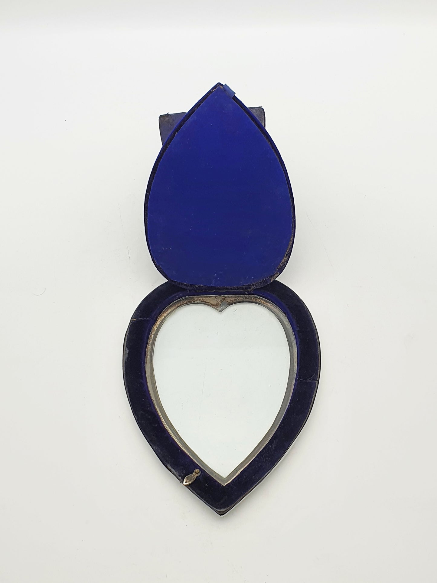 Lovely Antique Edwardian Sterling Silver Heart-Shaped Photo Frame - 1901