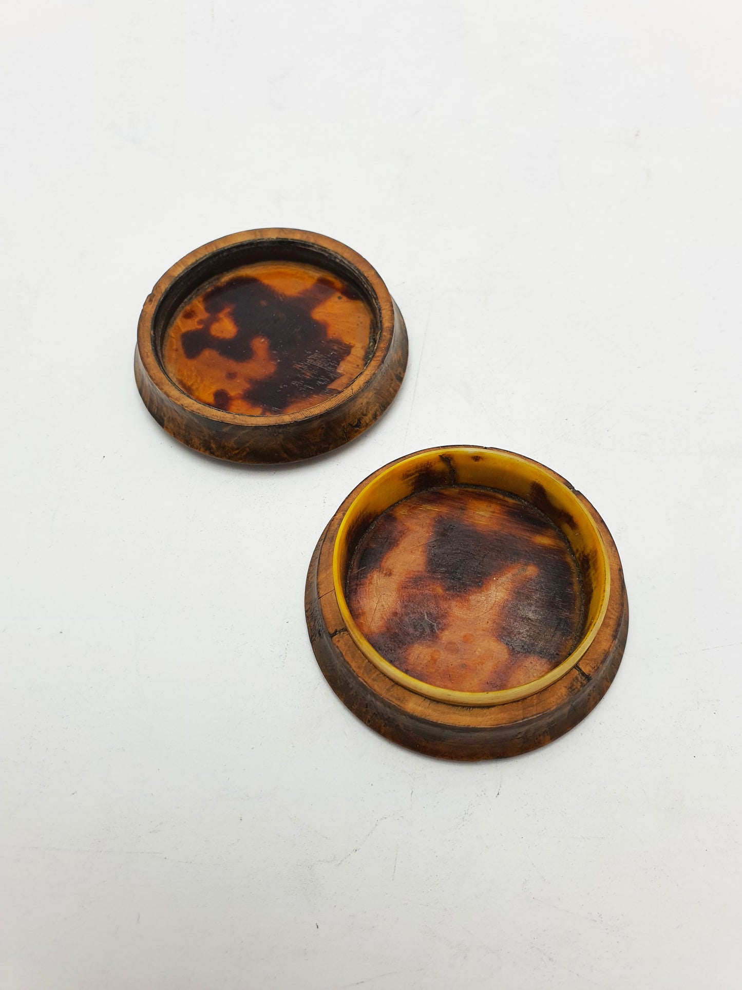 Antique Victorian Burr Walnut Snuff Box with Floral Inset – circa 1880