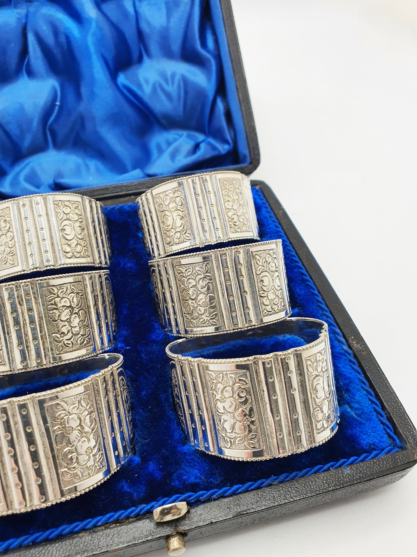 Nice Set of 6 Antique Edwardian Silver-Plated Napkin Rings – circa 1905