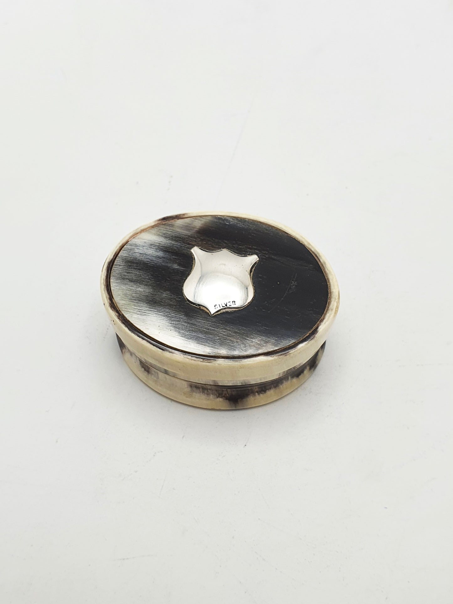 Nice Antique Scottish Horn Snuff Box with Silver Shield Cartouche – circa 1890