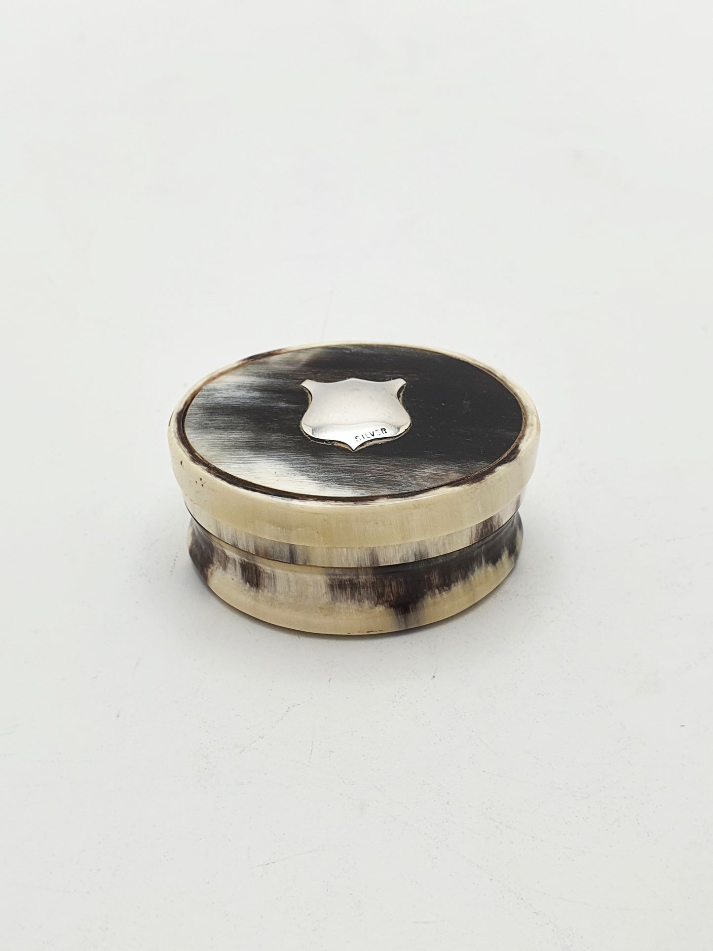 Nice Antique Scottish Horn Snuff Box with Silver Shield Cartouche – circa 1890