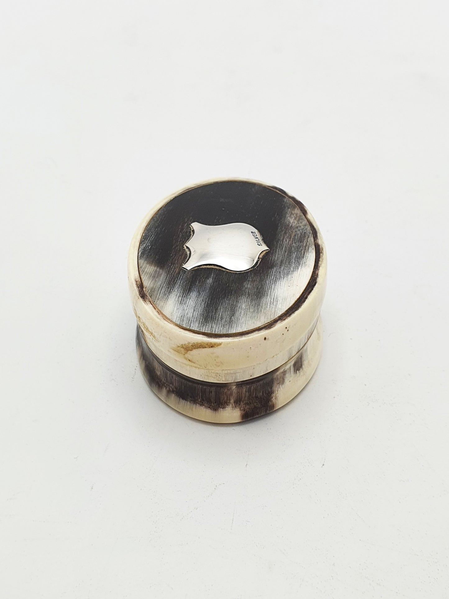 Nice Antique Scottish Horn Snuff Box with Silver Shield Cartouche – circa 1890