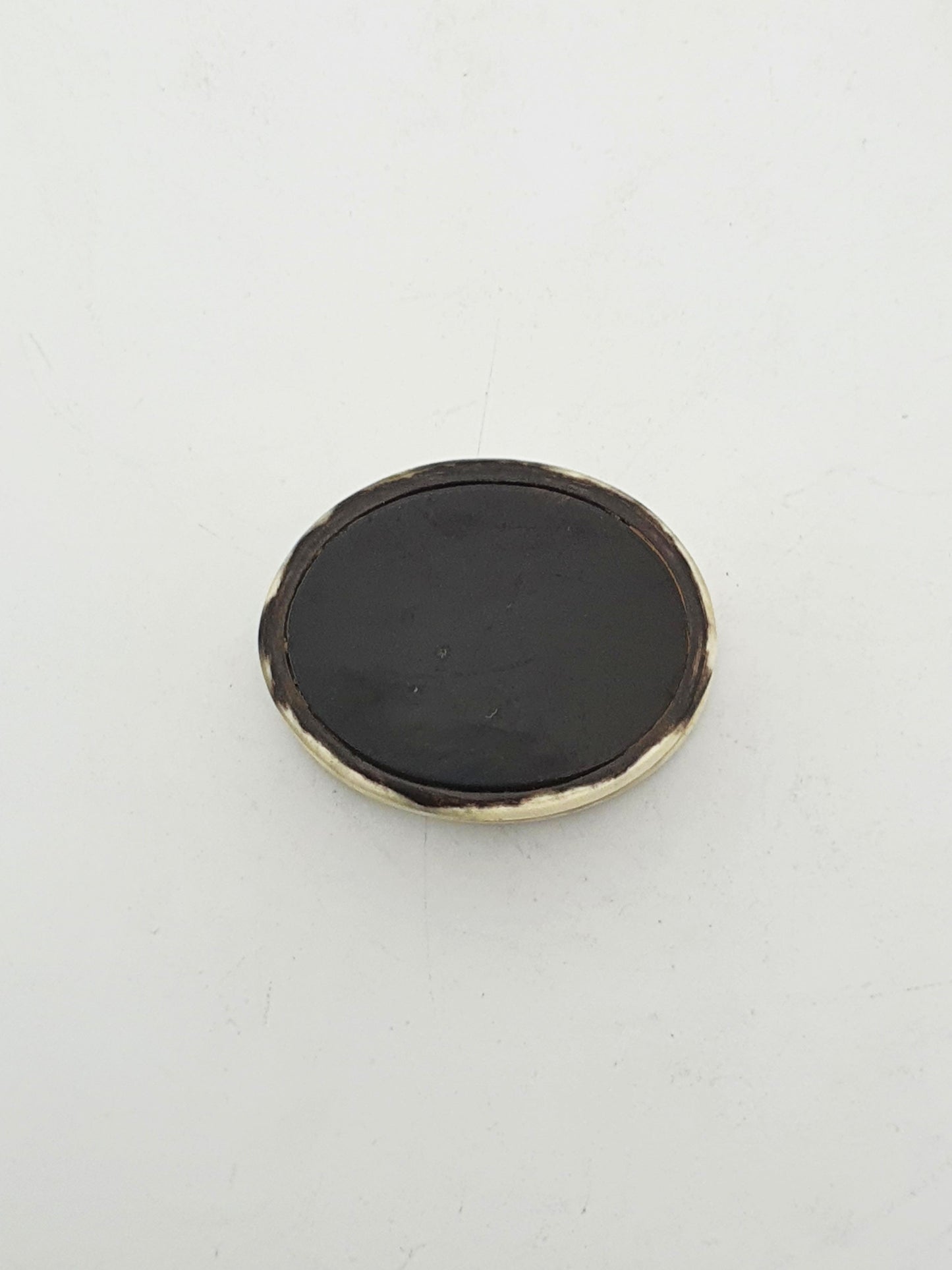 Nice Antique Scottish Horn Snuff Box with Silver Shield Cartouche – circa 1890
