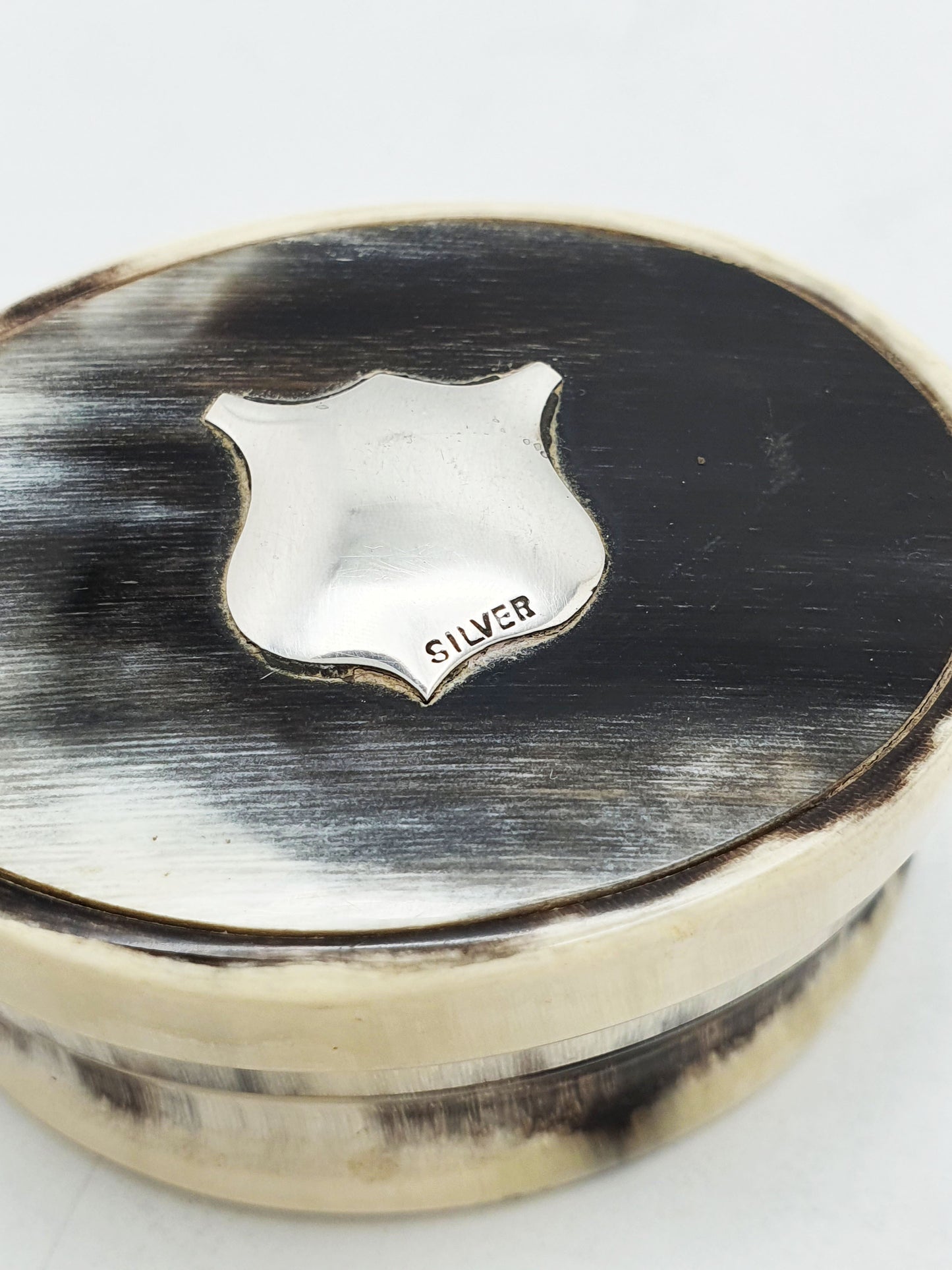 Nice Antique Scottish Horn Snuff Box with Silver Shield Cartouche – circa 1890