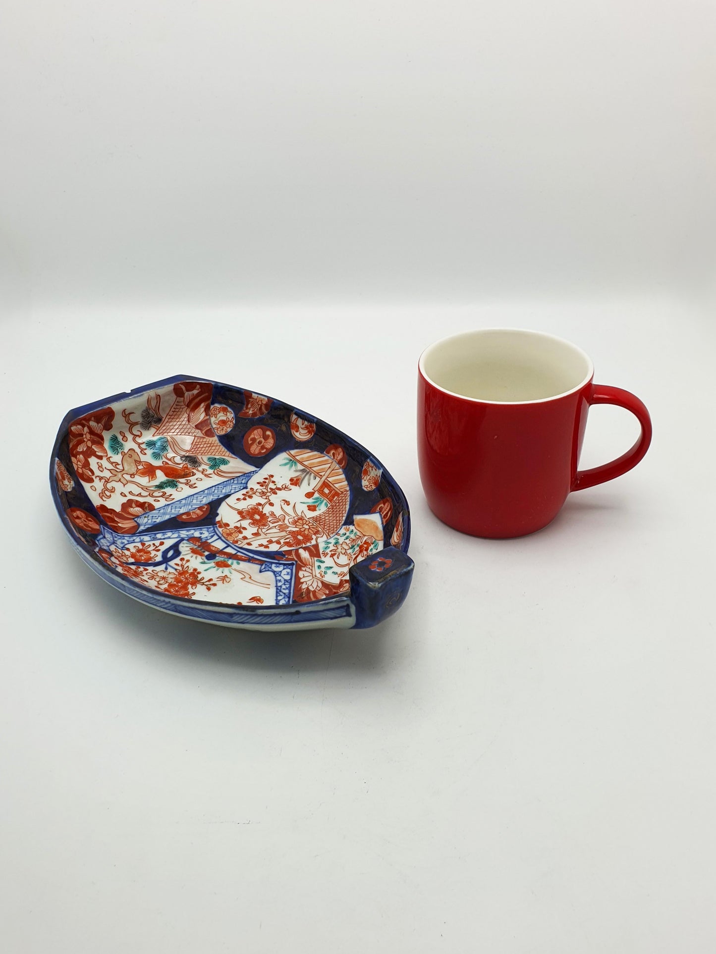 Lovely Antique Japanese Imari Porcelain Boat-Shaped Dish – circa 1900