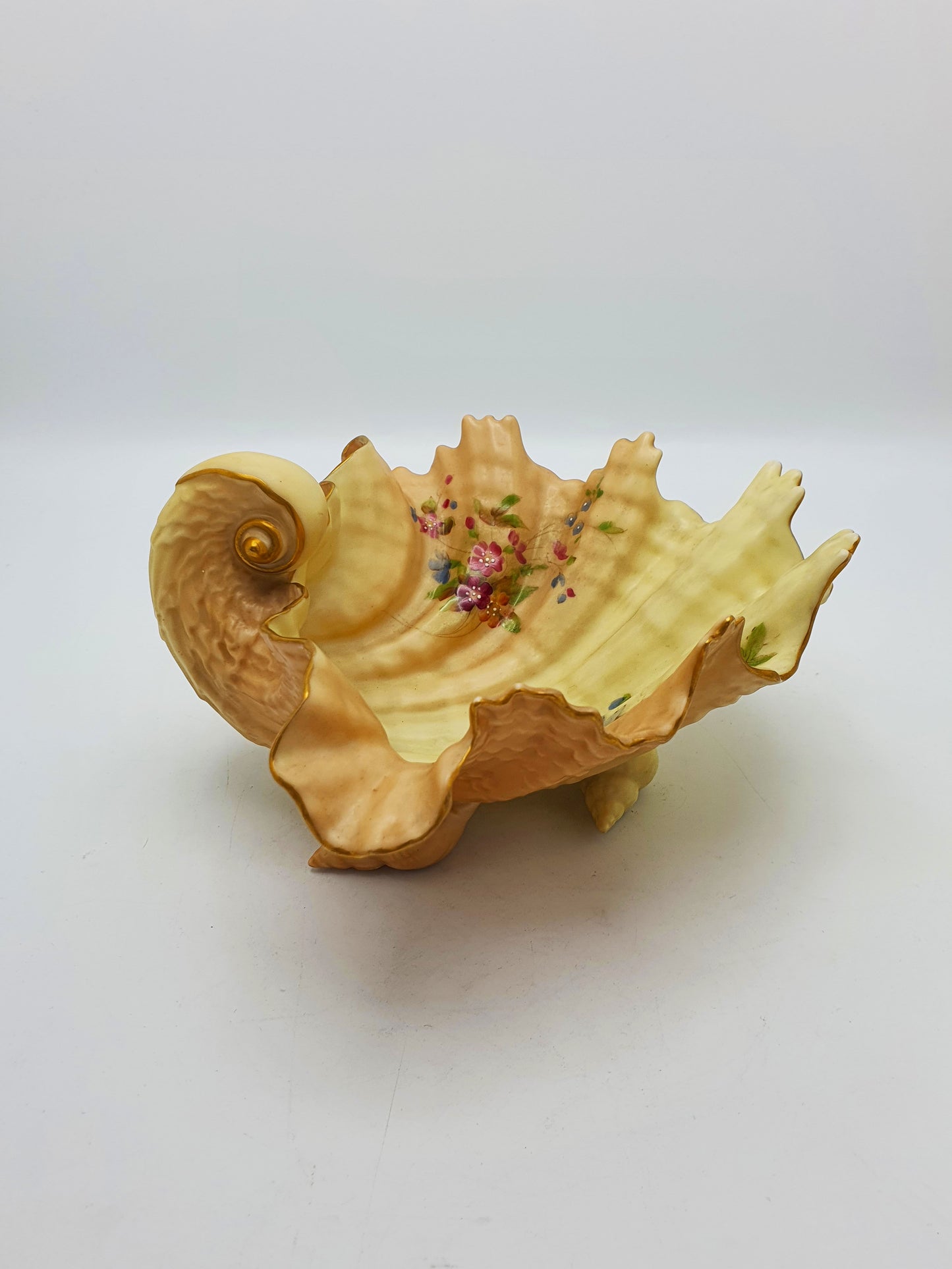 Royal Worcester Blush Ivory Shell Dish with Gilt Edge and Floral Sprays – 1900