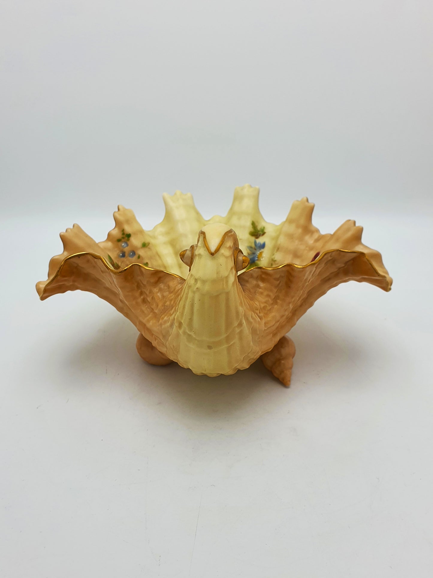 Royal Worcester Blush Ivory Shell Dish with Gilt Edge and Floral Sprays – 1900