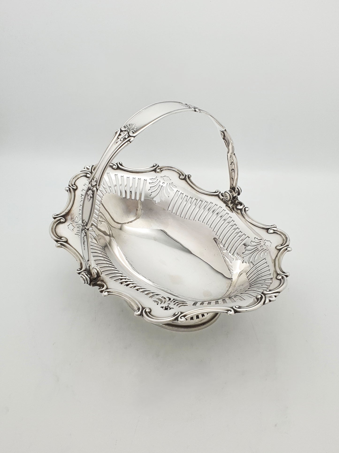 Elkington George V Silver Plated Swing-Handle Fruit/ Cake Basket - 1912
