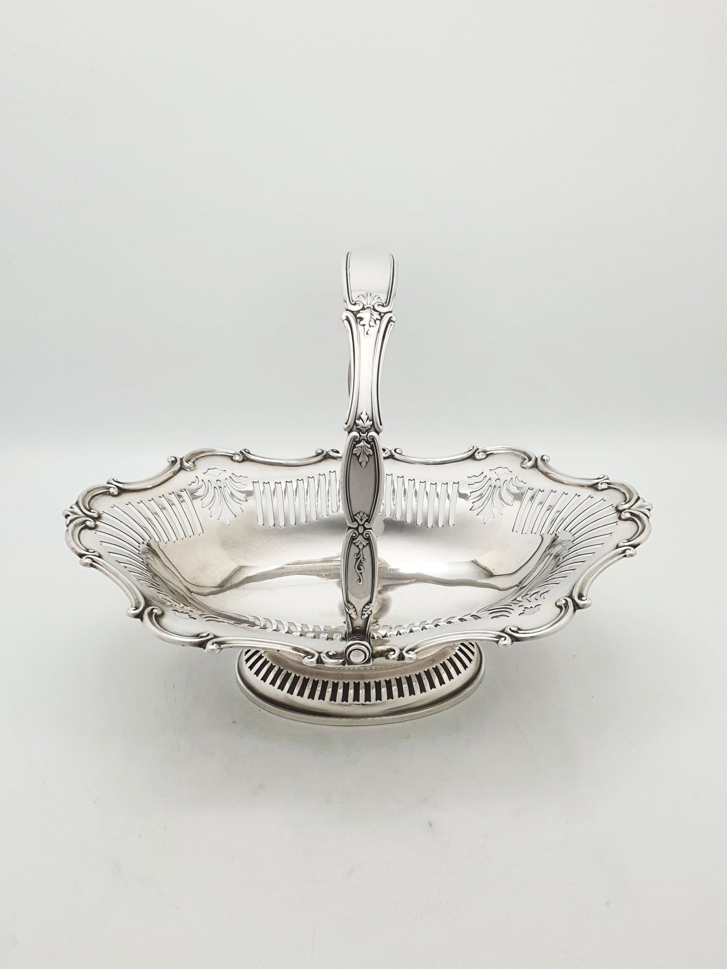Elkington George V Silver Plated Swing-Handle Fruit/ Cake Basket - 1912