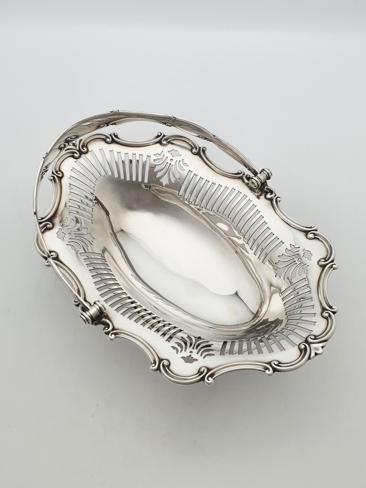 Elkington George V Silver Plated Swing-Handle Fruit/ Cake Basket - 1912