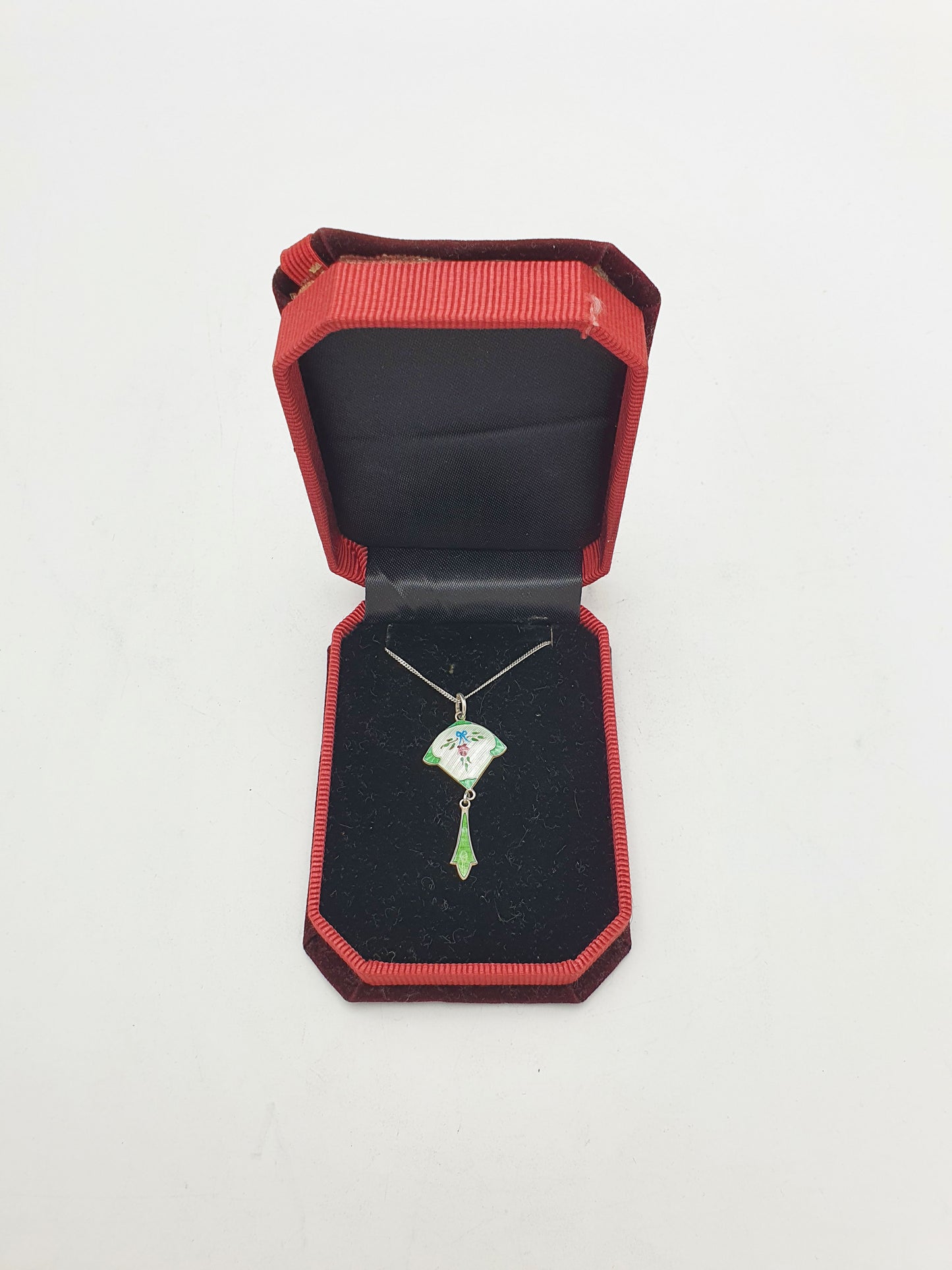 Lovely Art Deco Sterling Silver & Enamel Fan Pendant Necklace – circa 1925