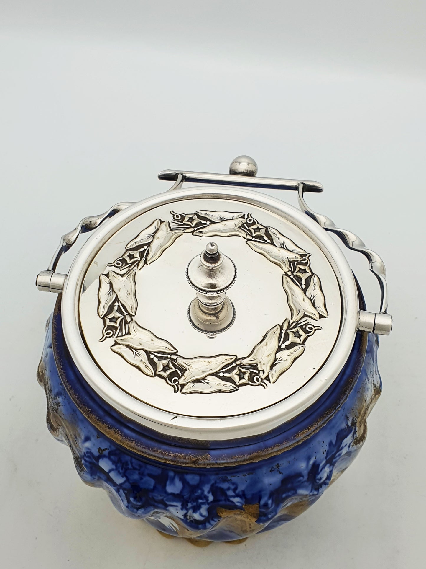Lovely Antique Edwardian Flow Blue & White Biscuit Barrel – circa 1905