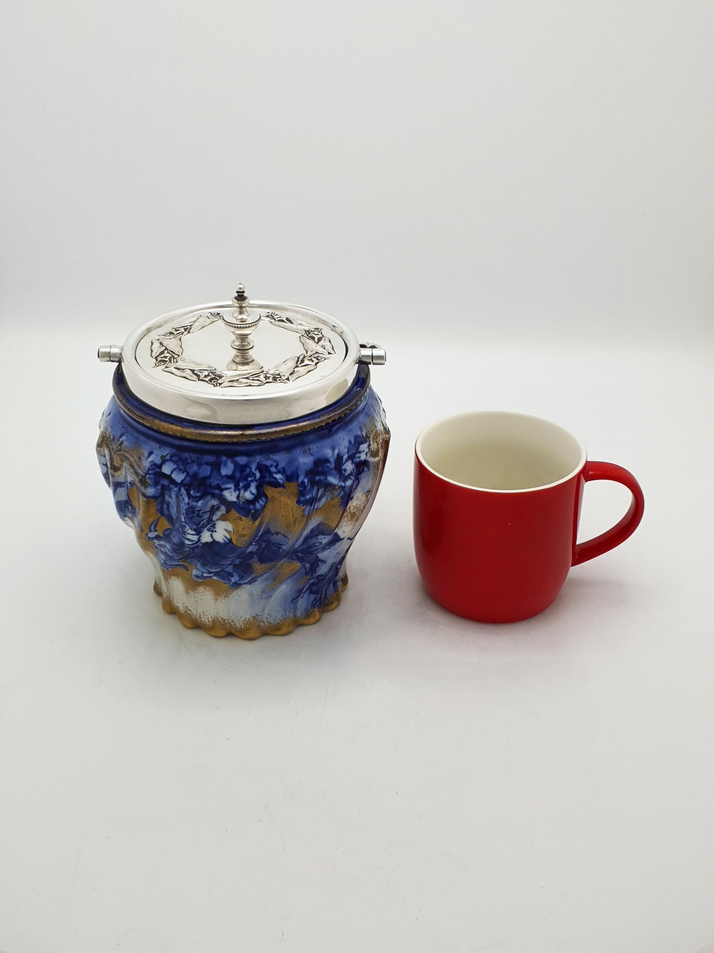 Lovely Antique Edwardian Flow Blue & White Biscuit Barrel – circa 1905