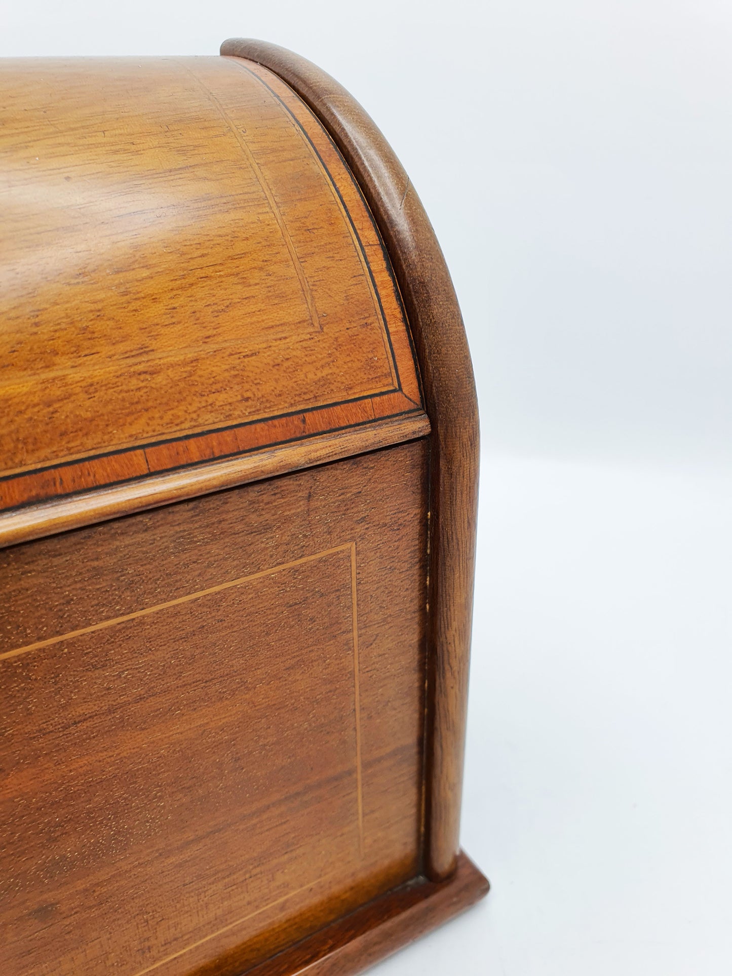 Nice Antique Edwardian Mahogany Hinged-Lid Desk Tidy with Inlaid Detail – circa 1905
