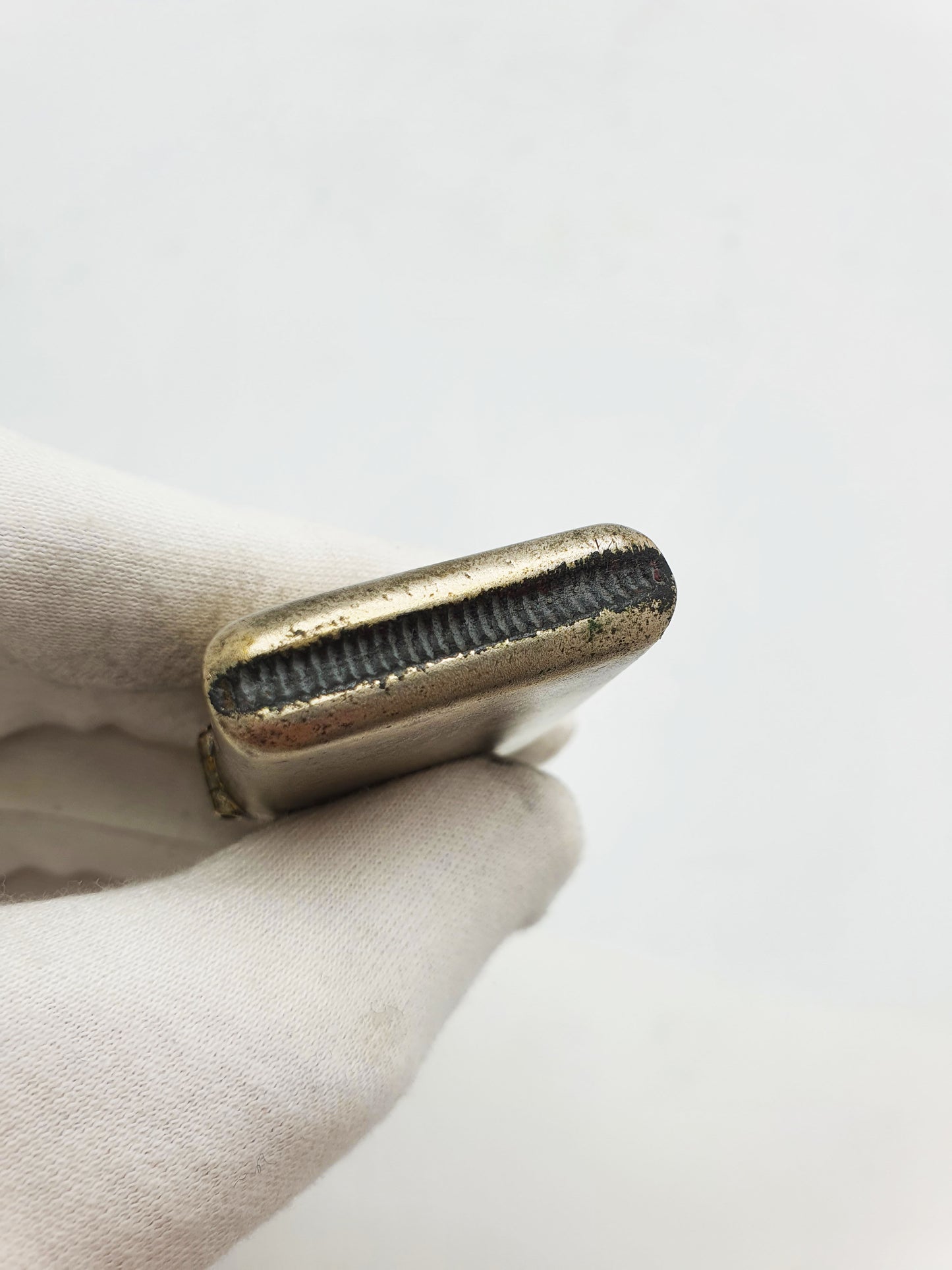 Antique Edwardian Gilt Brass Vesta Case with Engraved Foliate Motifs – circa 1905