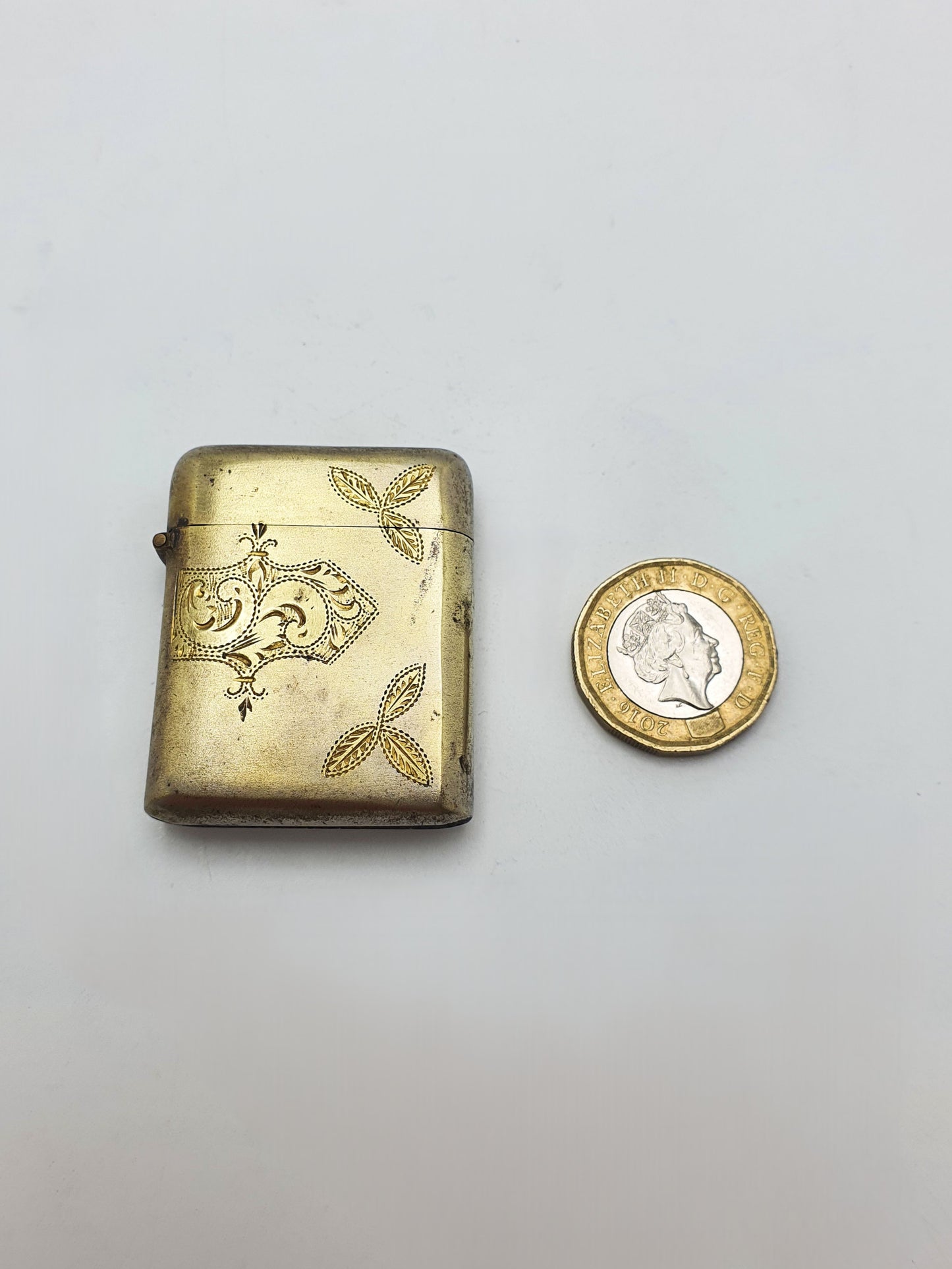 Antique Edwardian Gilt Brass Vesta Case with Engraved Foliate Motifs – circa 1905