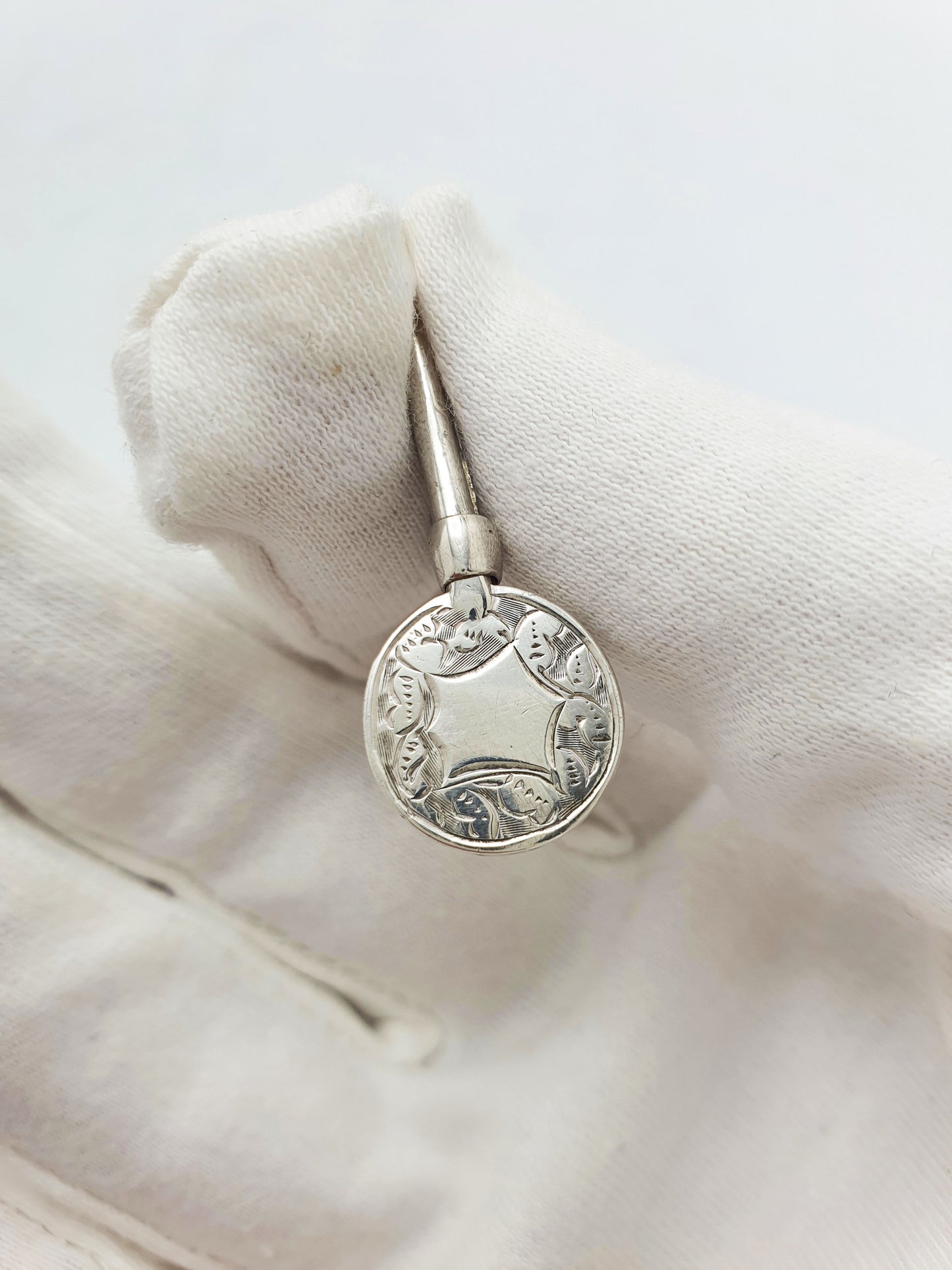 Splendid Antique Victorian Sterling Silver Engraved Napkin Holder Clip - 1899