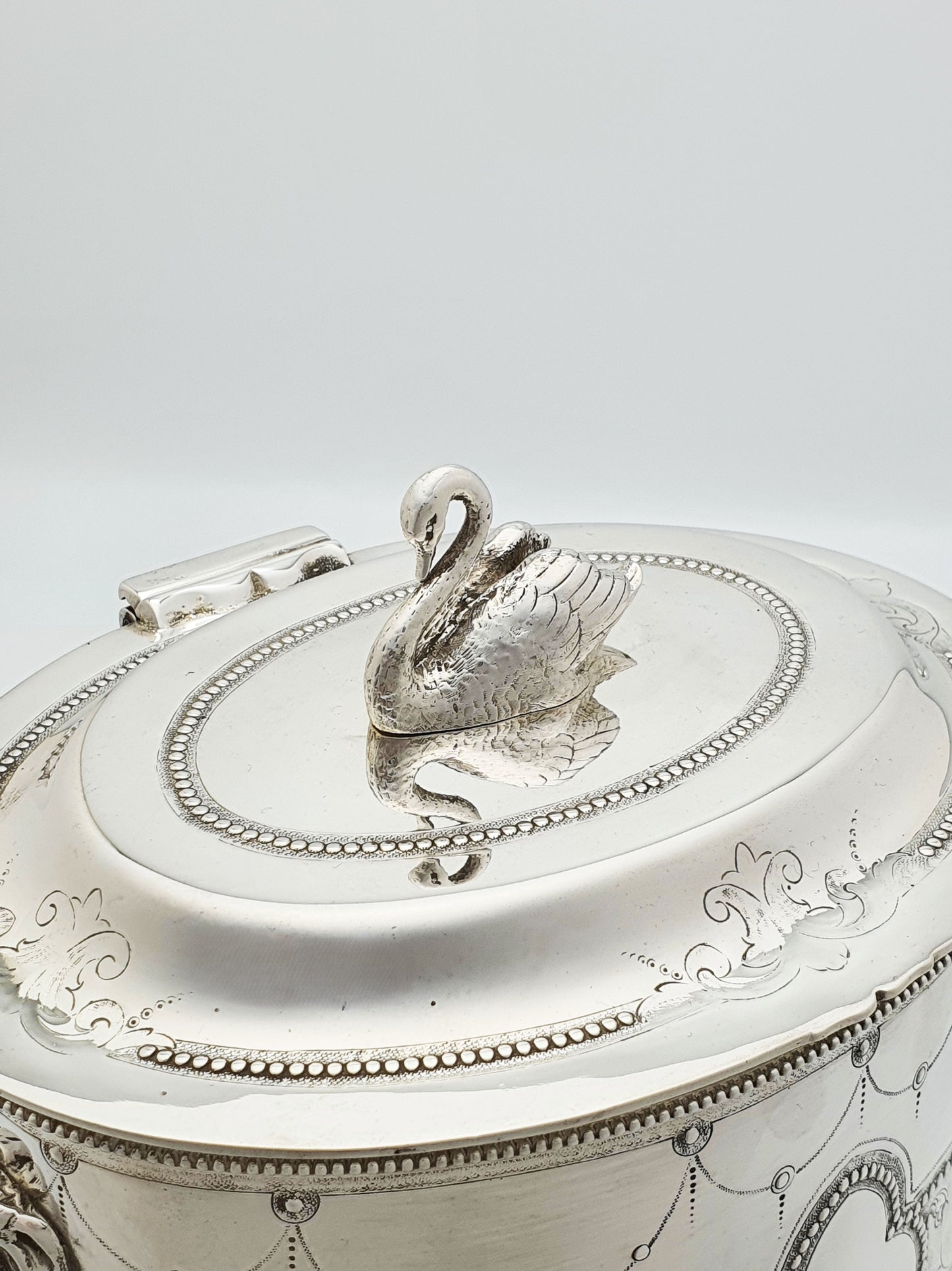 Splendid Antique Victorian Swan Finial Biscuit Barrel – circa 1880