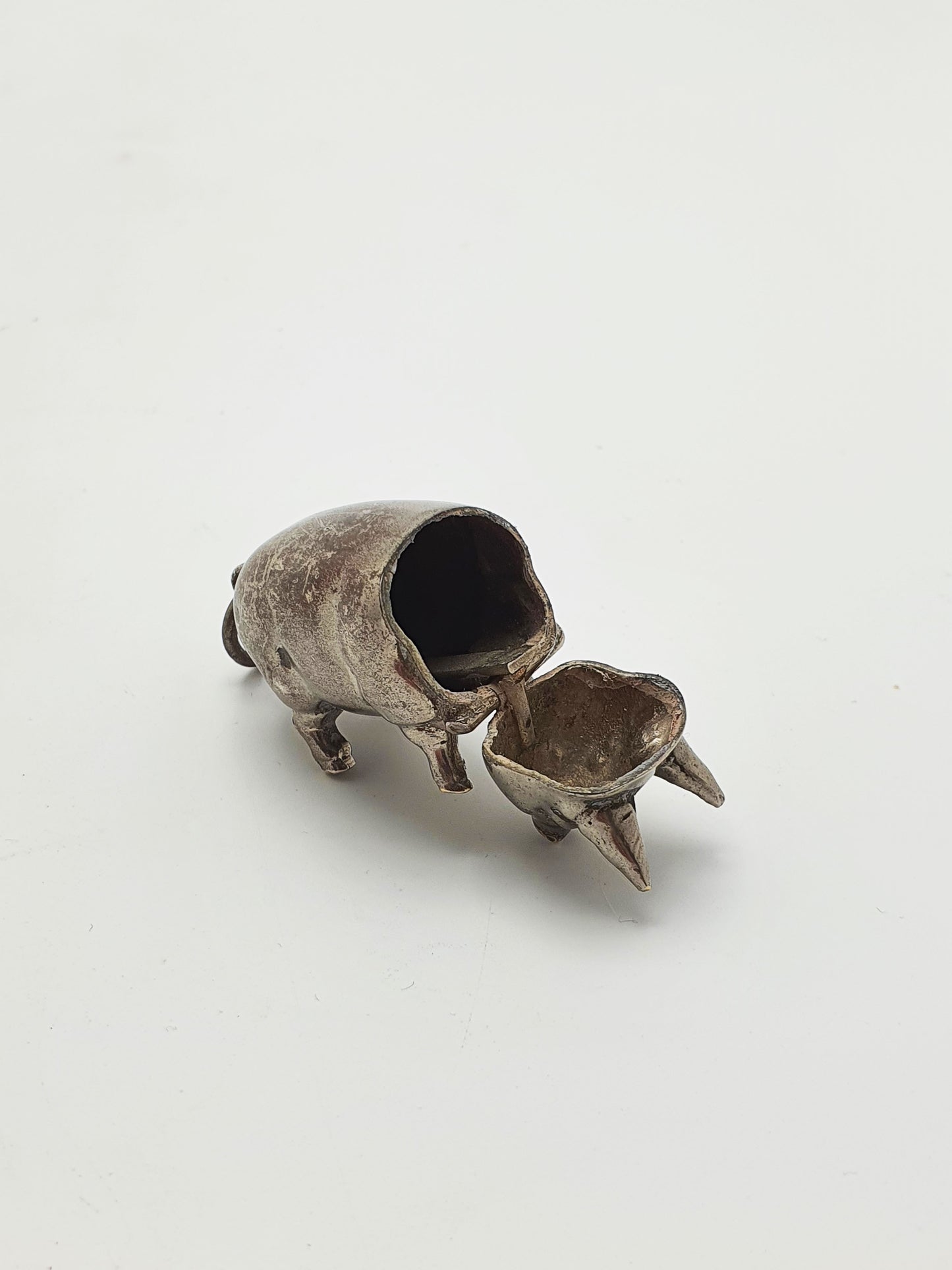 Antique Victorian Novelty Nickel Pig Vesta Case – circa 1890