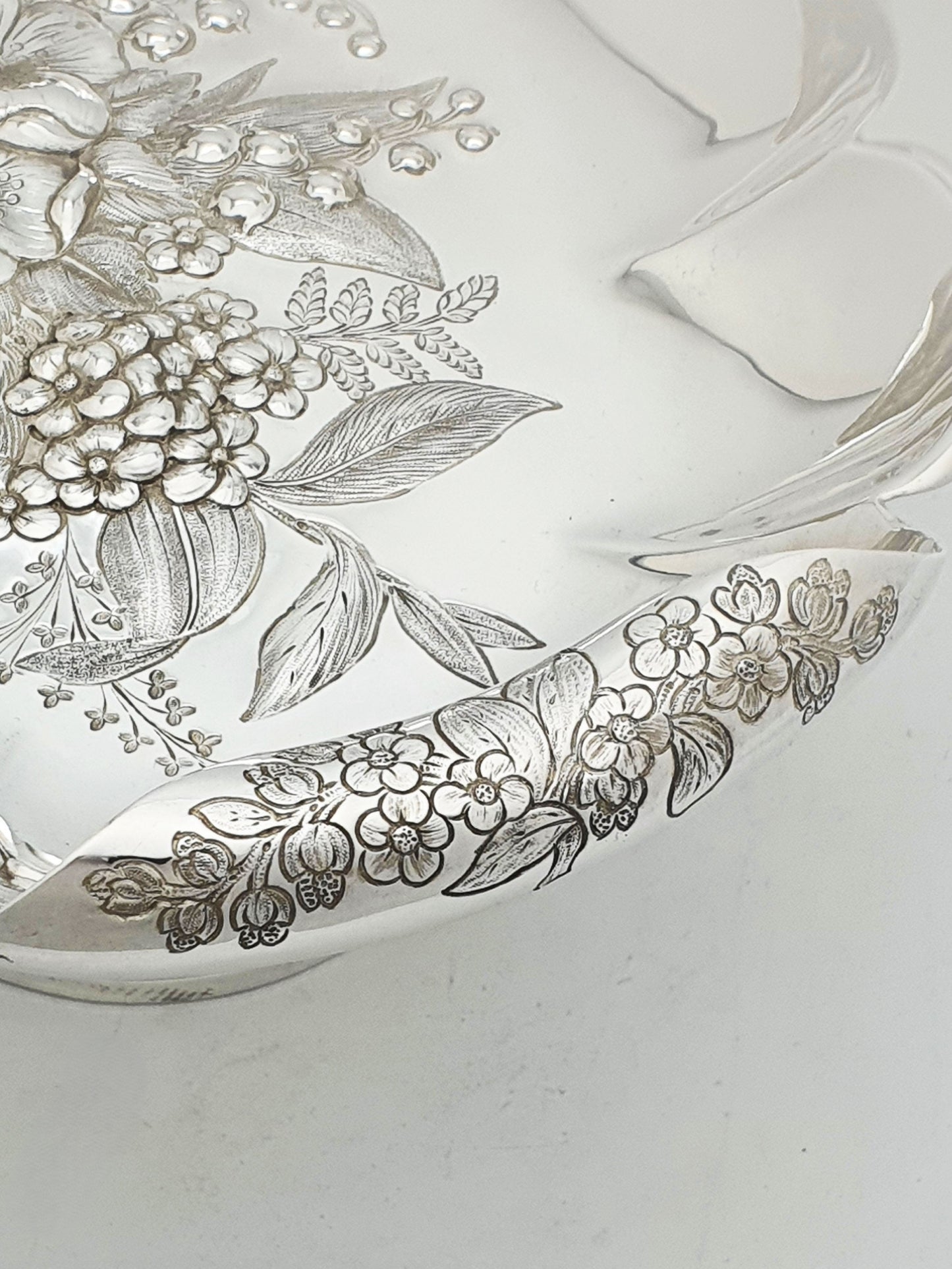 Beautiful Antique Victorian Fruit Dish With Engraved Floral Centre – circa 1890