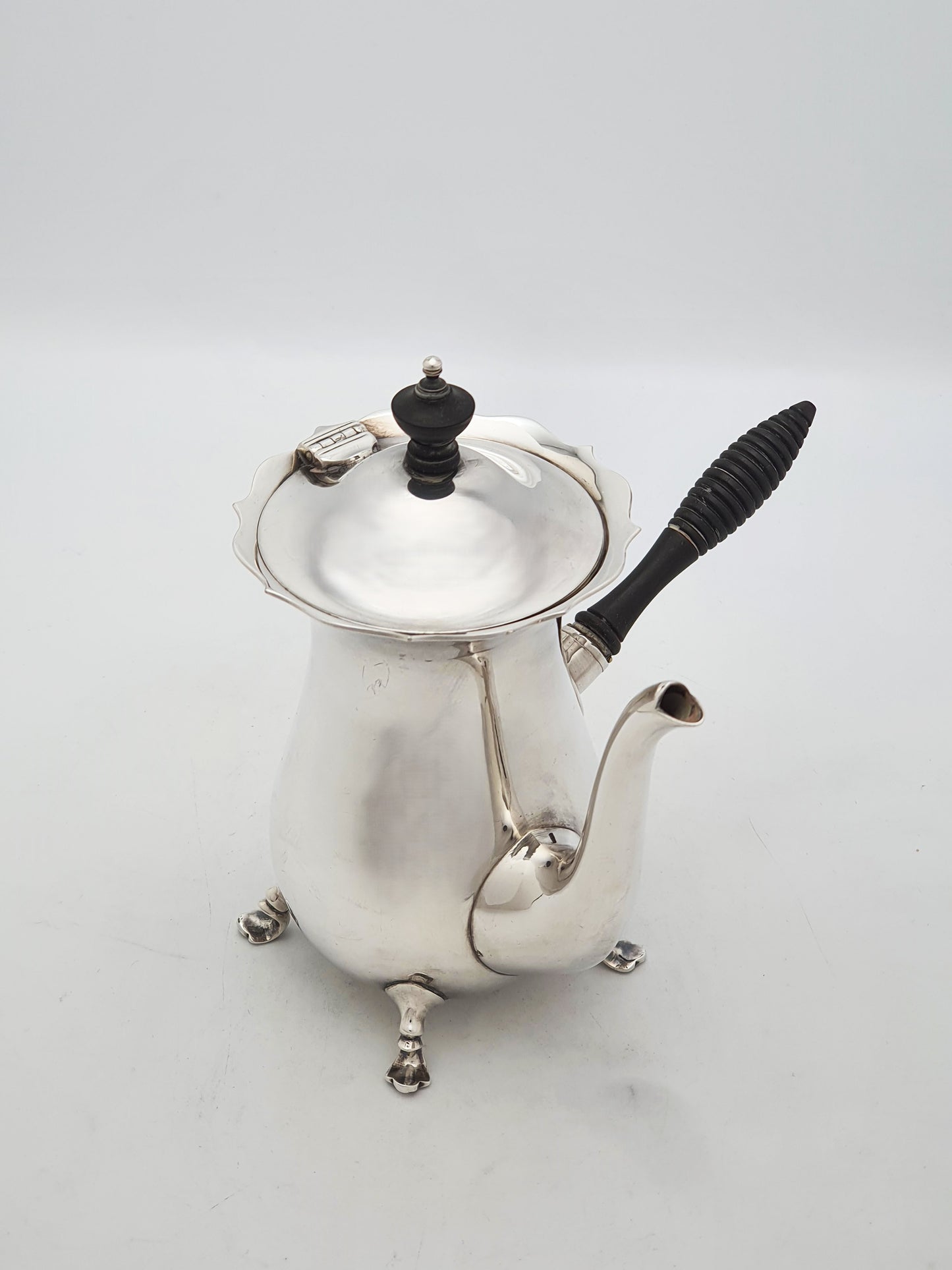 Gorgeous Pair of Antique Edwardian Café Au Lait Pots – circa 1905