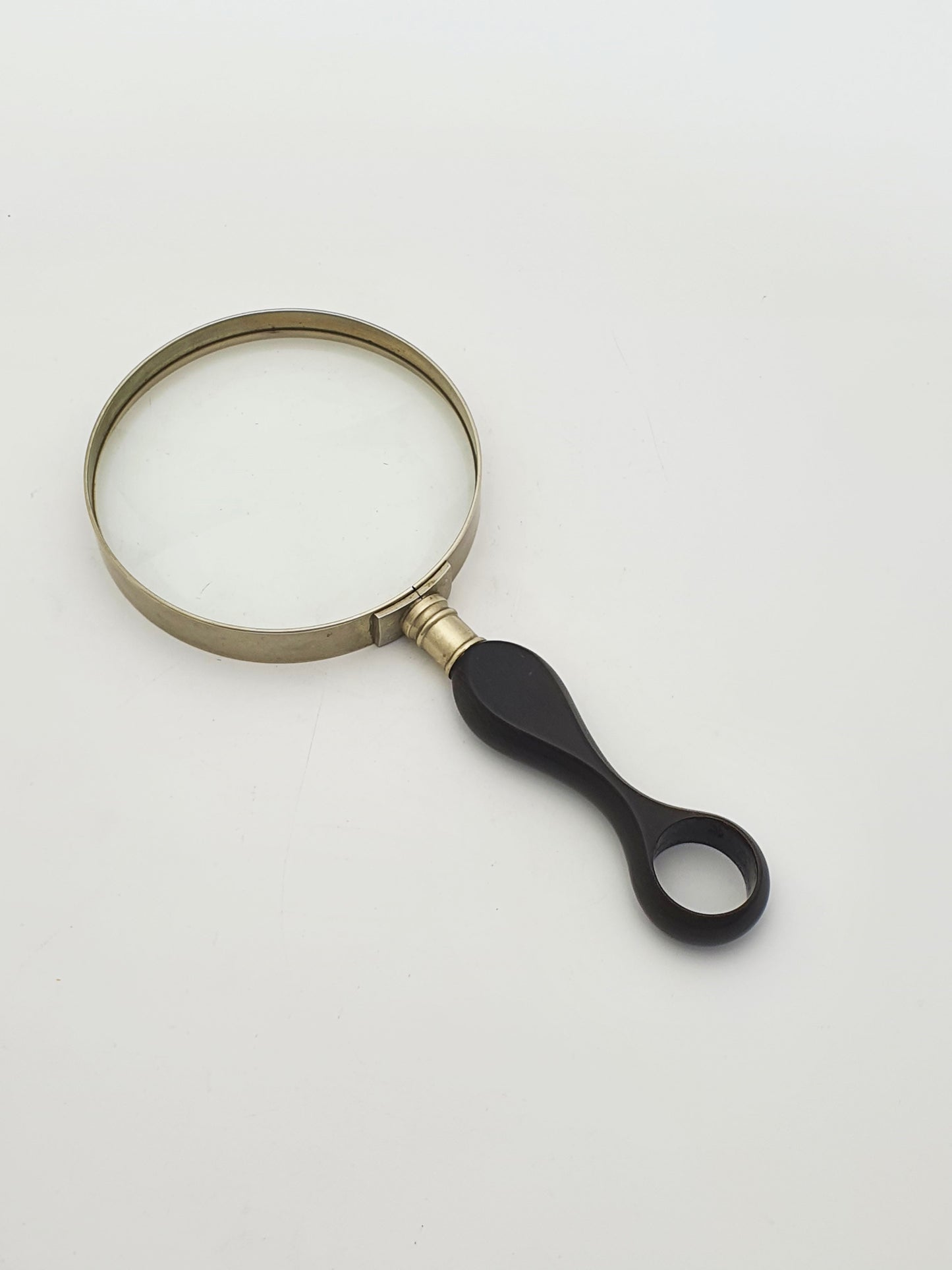 Large Antique Victorian Magnifying Glass With Shaped Horn Handle – circa 1880