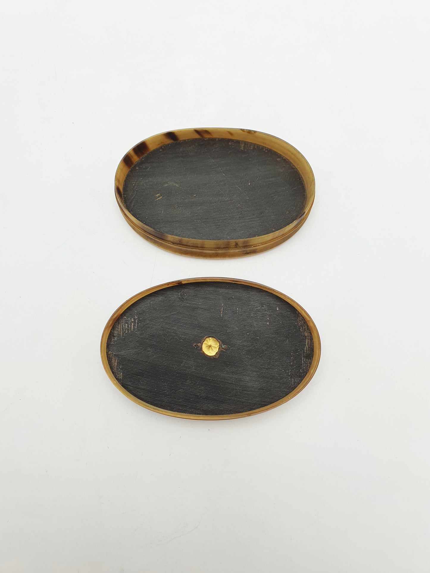 Antique Victorian Horn Snuff Box With Faceted Citrine Decoration – circa 1880