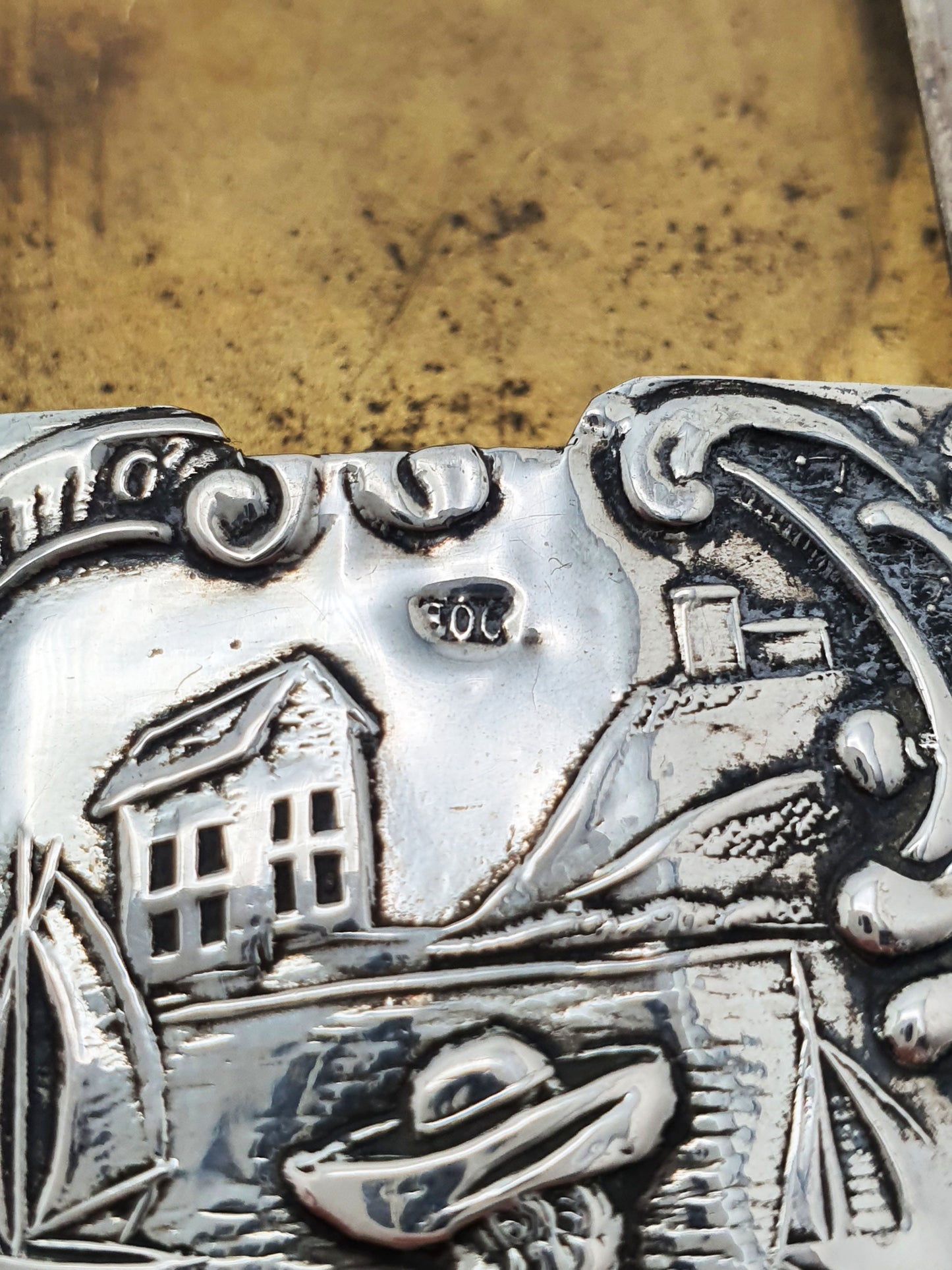 Continental 800 Silver Sleeved Vesta Case With Scenic Relief – circa 1900