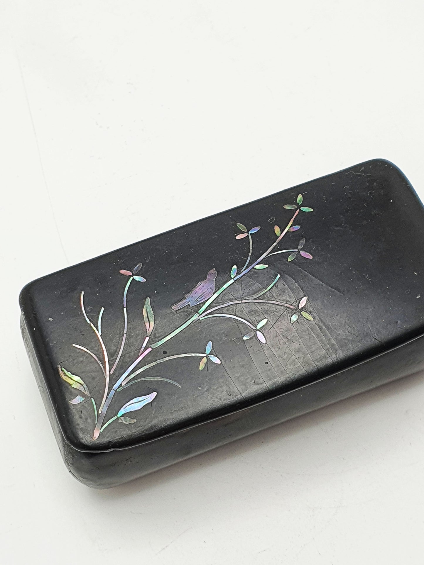 Antique Lacquered Snuff Box With Mother Of Pearl Inlay Bird Decoration – circa 1870