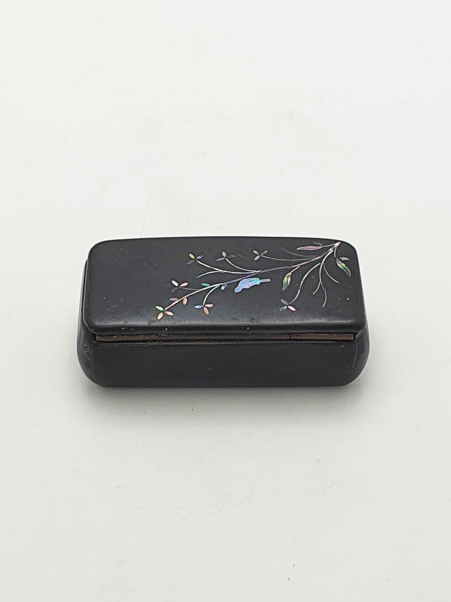 Antique Lacquered Snuff Box With Mother Of Pearl Inlay Bird Decoration – circa 1870