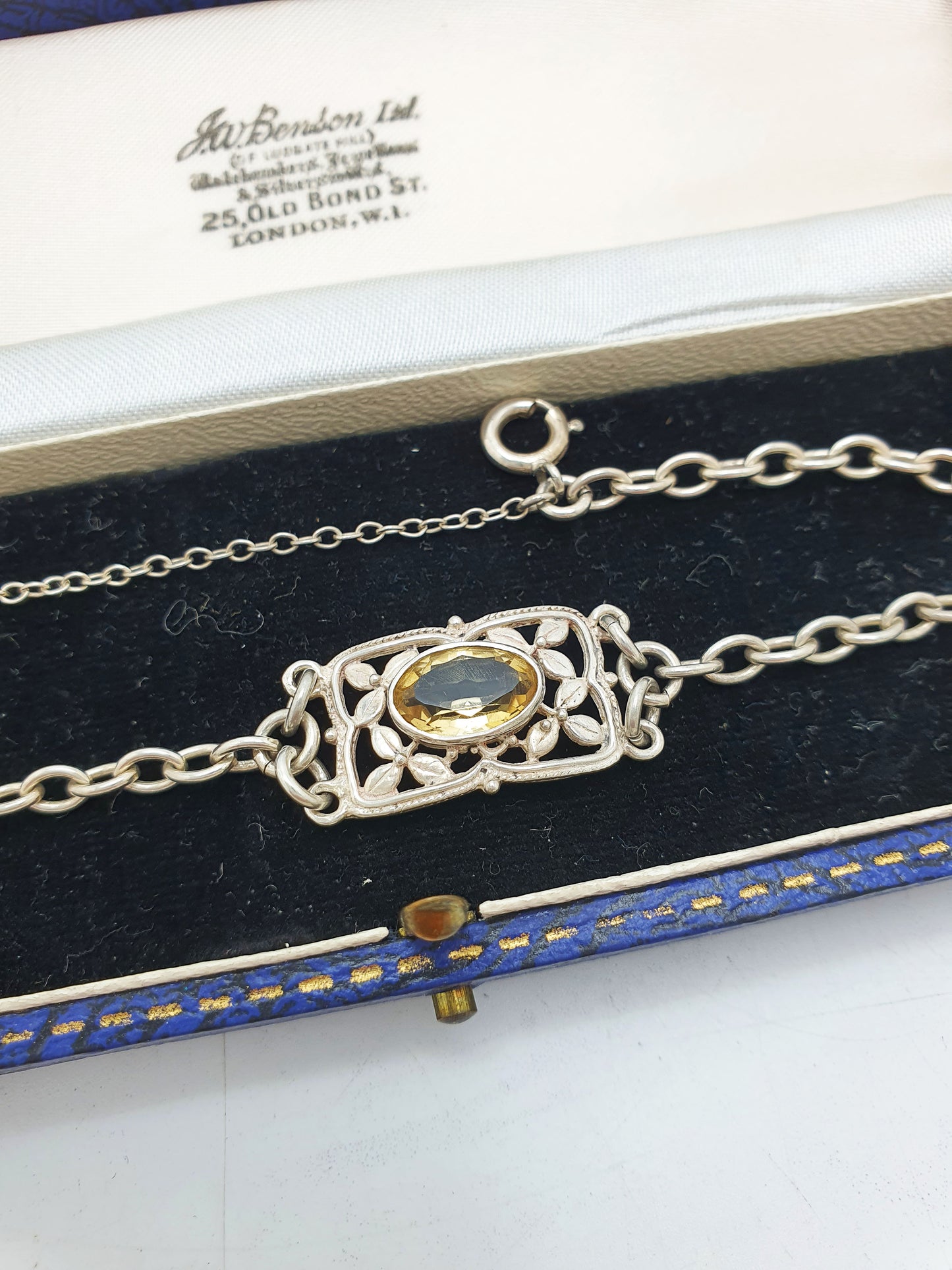 Art Nouveau Style Silver Bracelet With Oval Yellow Citrine – circa 1920