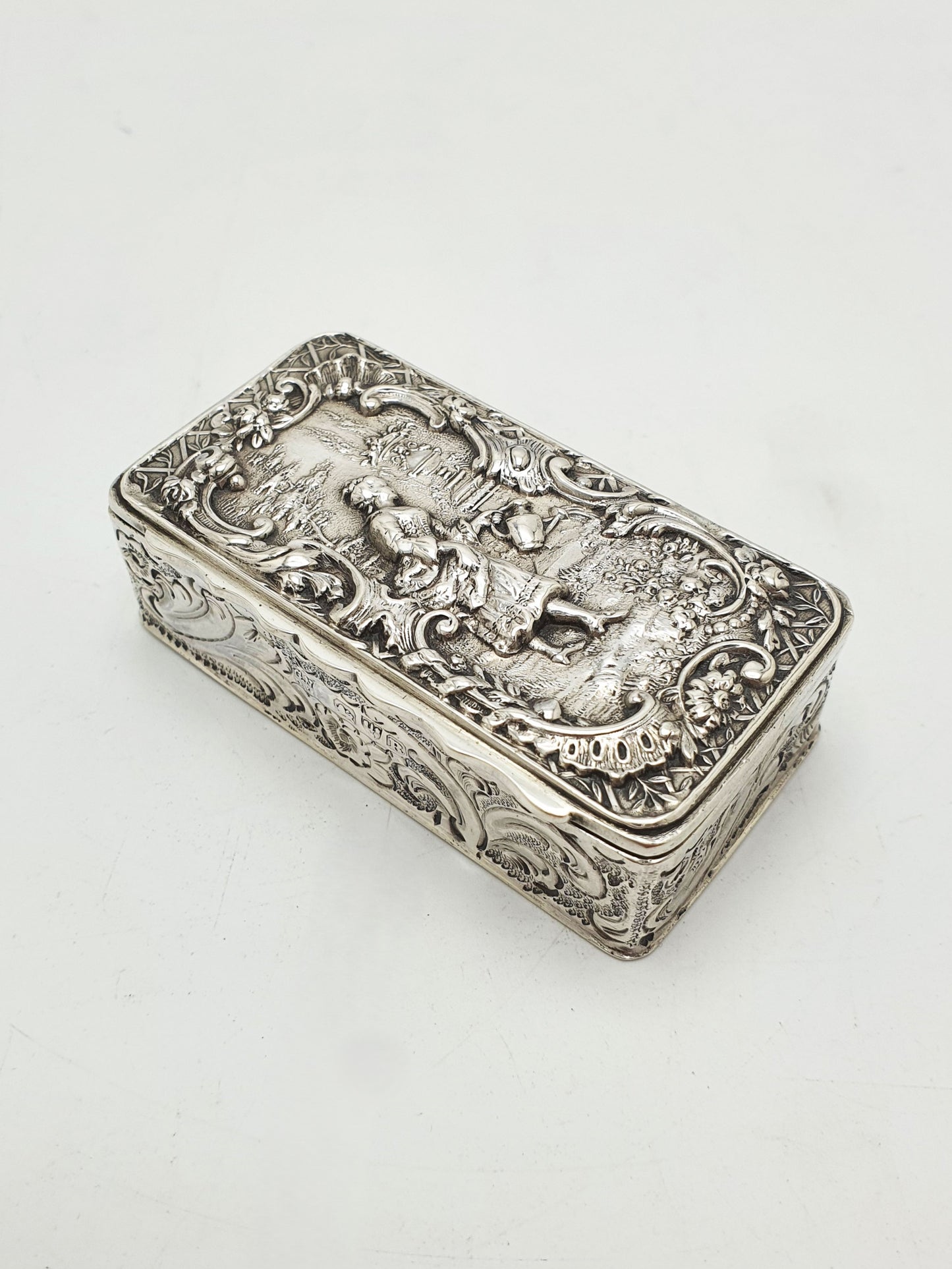 Antique Victorian Sterling Silver Repoussé Snuff Box With Gilt Interior - 1900